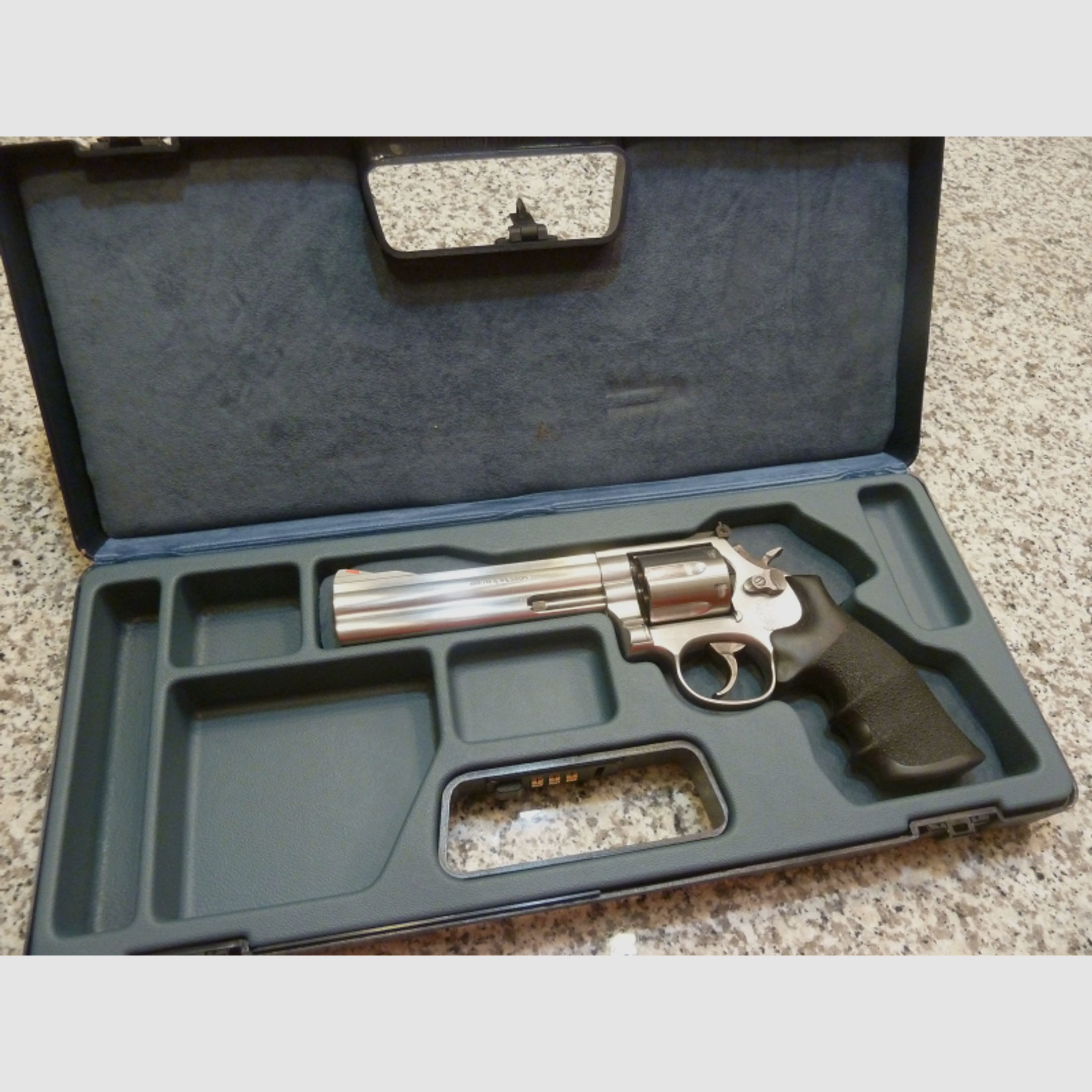 Smith&Wesson 686-4, Revolver .357Mag, stainless, Hogue-Griff