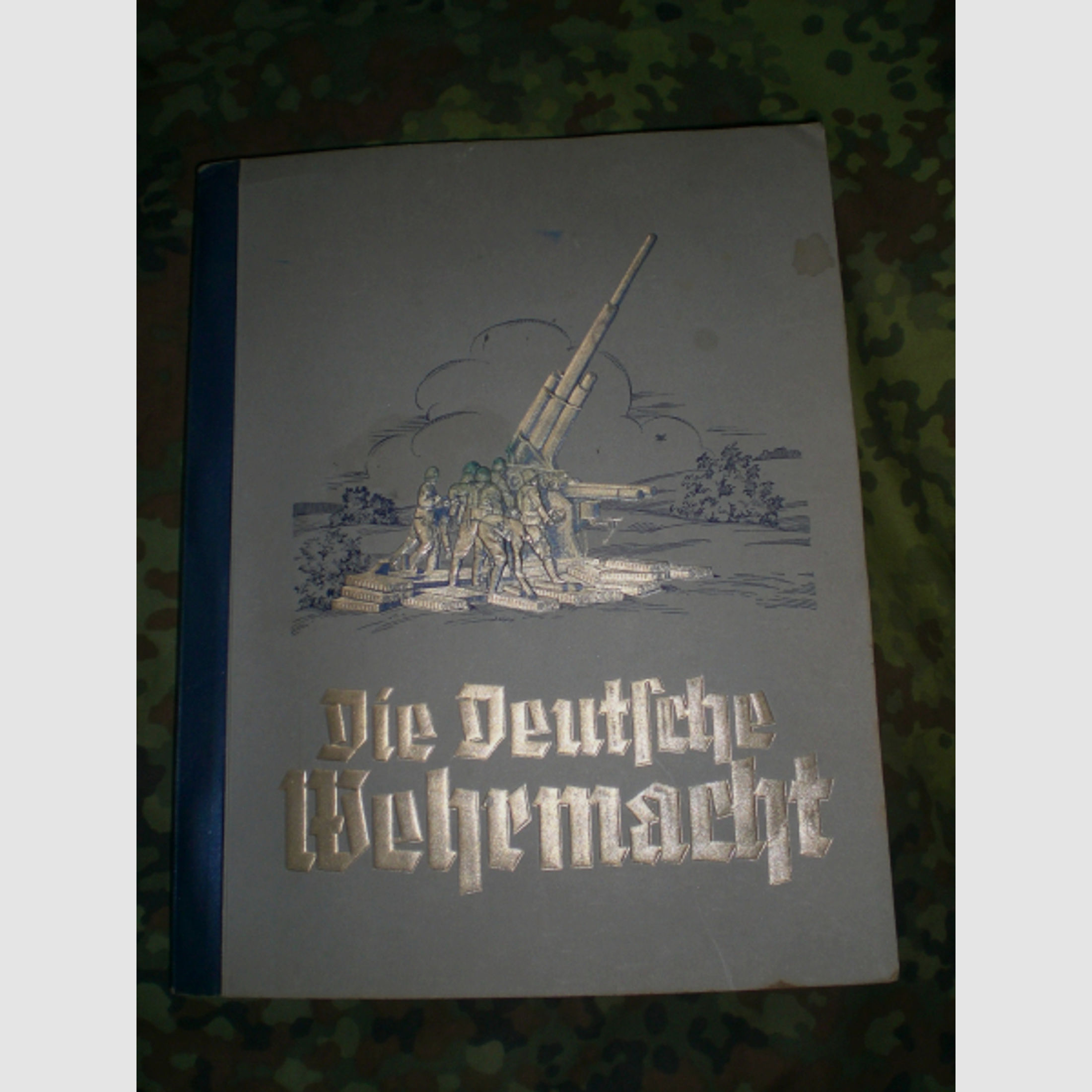 Antiquarisches Buch: altes Sammelbilderalbum - Die Deutsche Wehrmacht