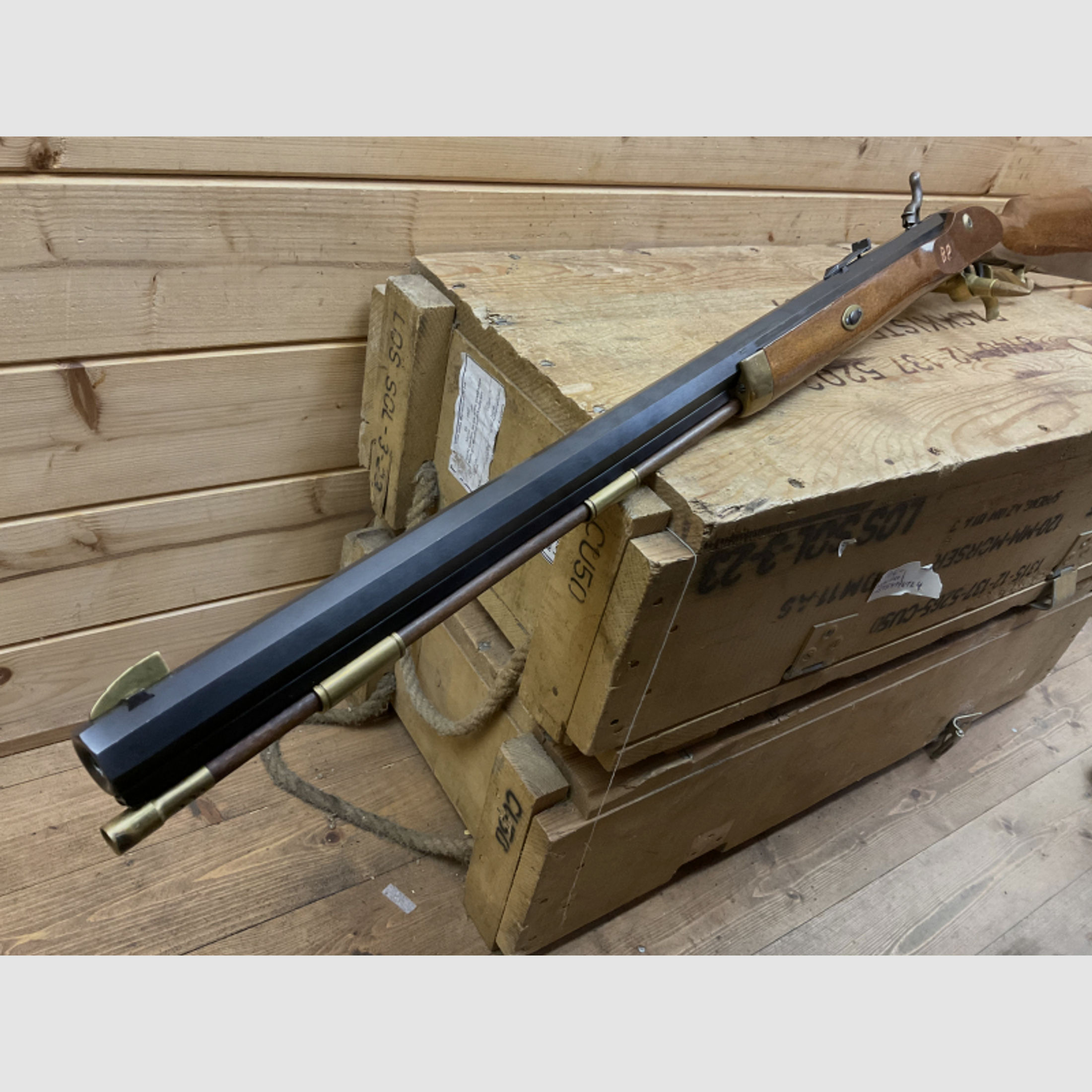 Vorderlader Perkussionsgewehr DIKAR Mod. Hawken Rifle Cal.45 Black Powder