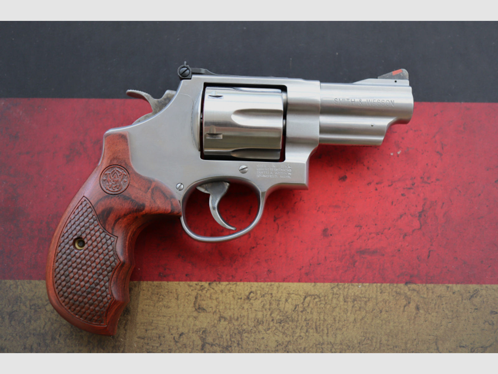 Neuwaffe Smith & Wesson Modell 629 Deluxe Kaliber .44 RemMag
