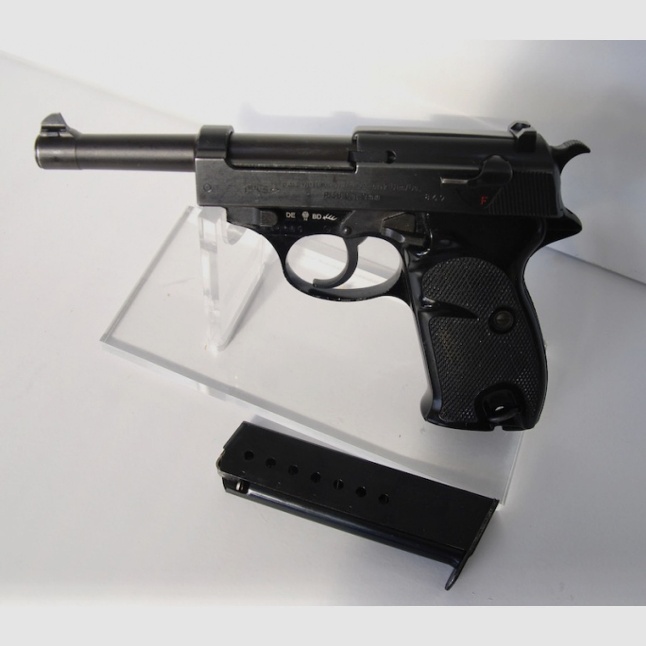 Pistole Walther P 38 im Kaliber 9mm - schwarze Griffschalen