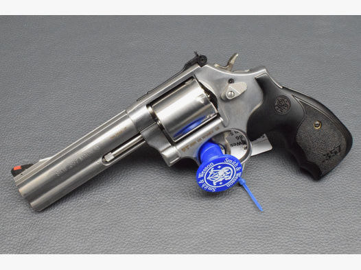 Smith & Wesson 686, 5, Kaliber 357 Magnum, 7-Schuss, Neuware