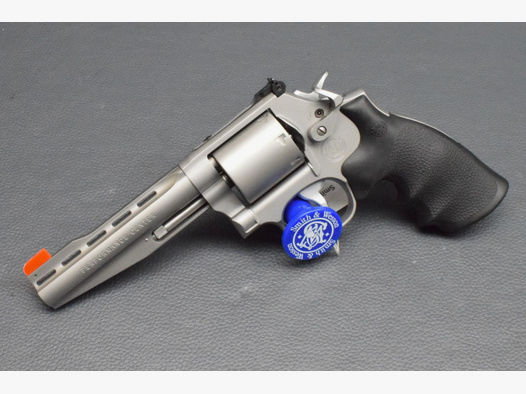 Smith & Wesson 686 Plus, Performance Center 5, Kaliber 357 Magnum, 7-Schuss, Neuware