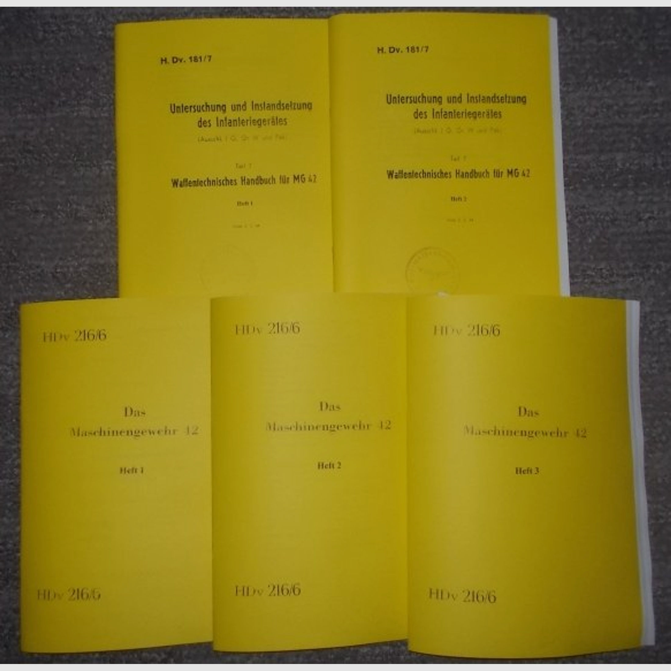 5 Hefte MG42 Beschreibung Dienstanweisung H.Dv.216 & H.Dv.181 Waffentächnisches Hanbuch von 1944