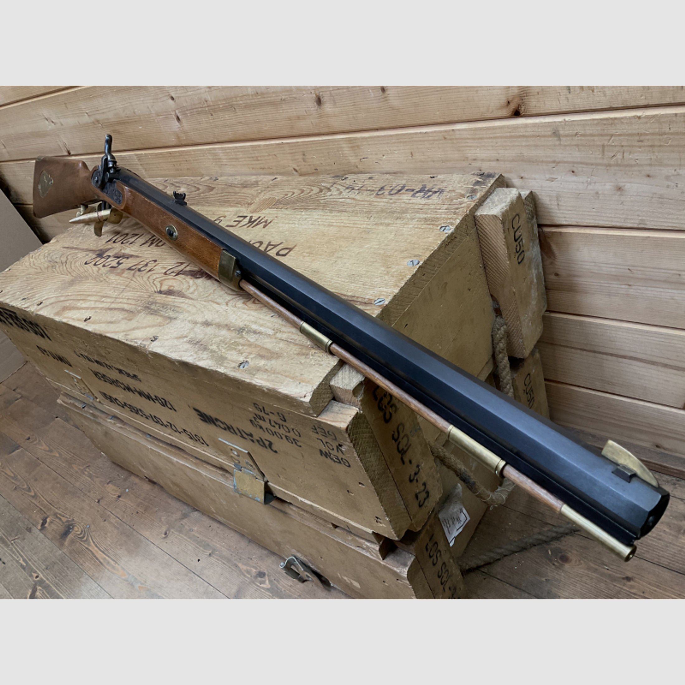 Vorderlader Perkussionsgewehr DIKAR Mod. Hawken Rifle Cal.45 Black Powder