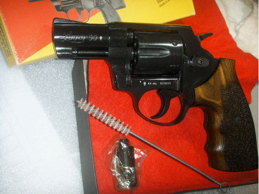 Revolver Luger Modell 90 mit Holzgriffschalen in OVP, ungeschossen + unbenutzt
