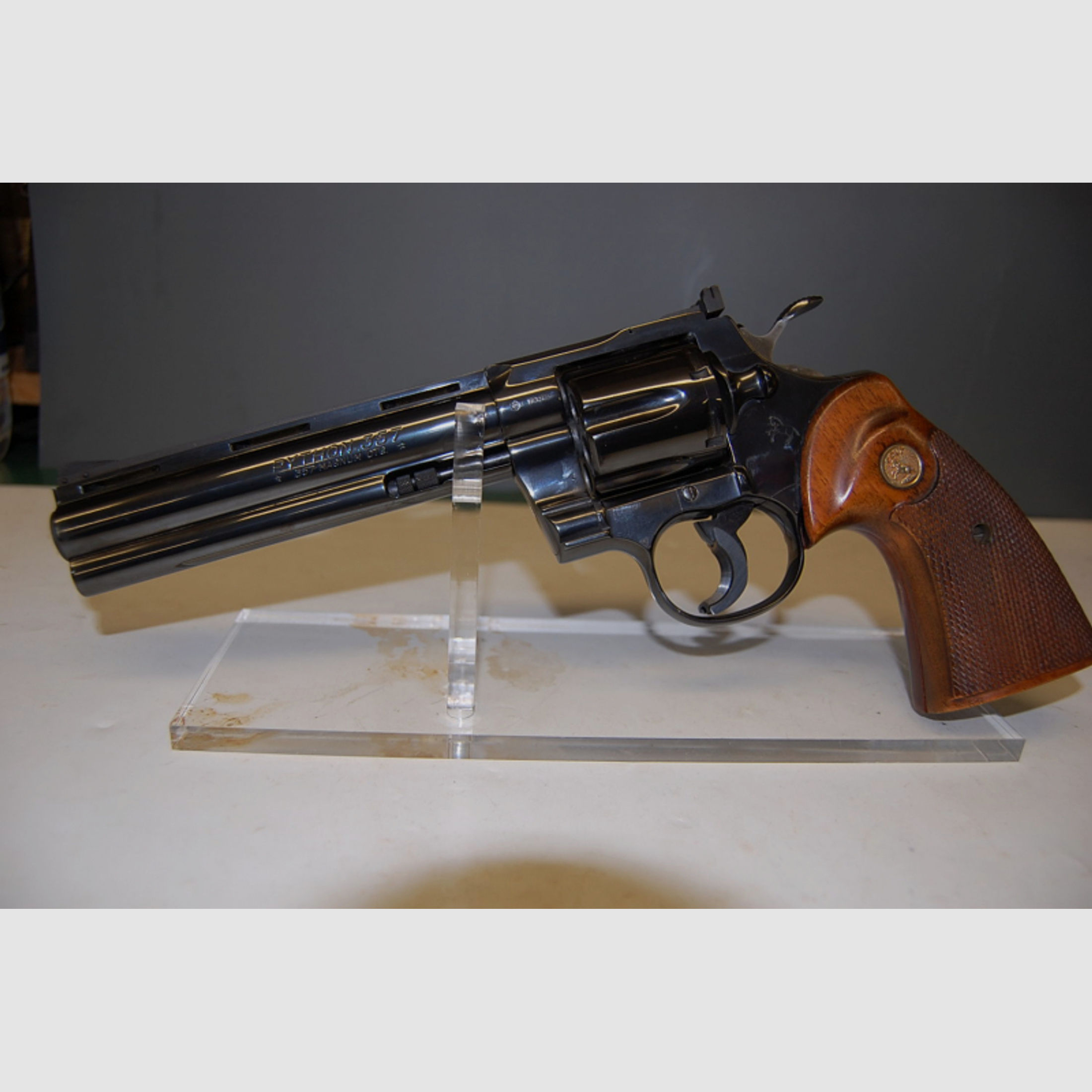Revolver Colt Python Kal. 357Magnum mit 6" Lauf Zustand wie Neu vom Sammler