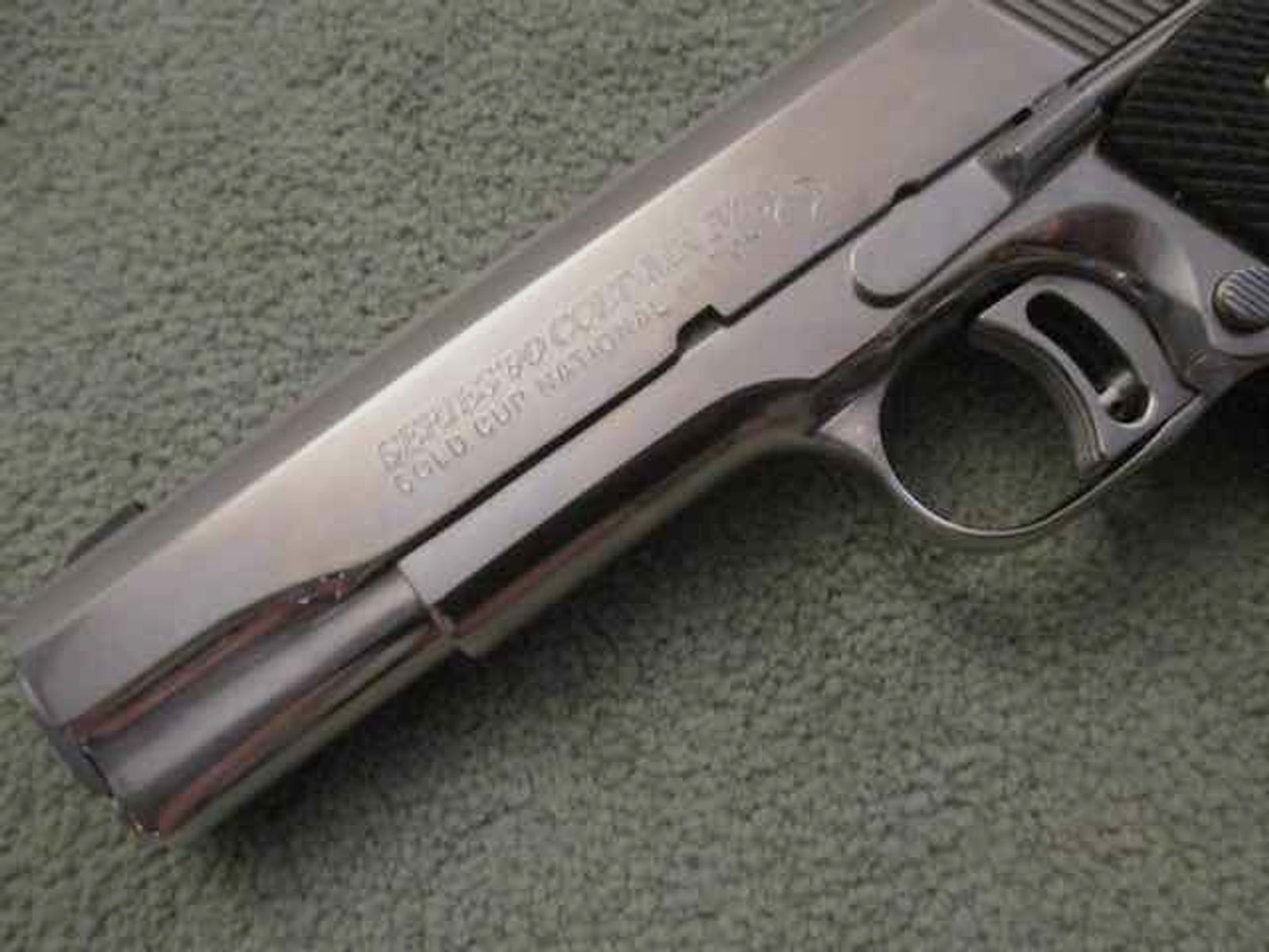 Pistole Colt, Gold Cup, .,45ACP Stainless ?