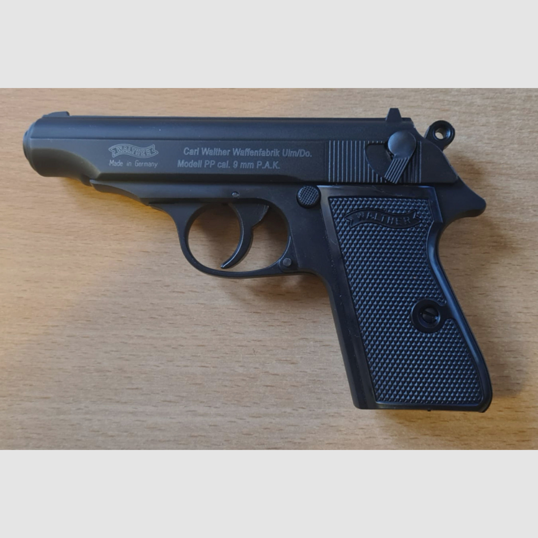 Walther PP Schreckschuss Pistole Kal. 9mm P.A.K. schwarz brüniert (inkl. Holster)