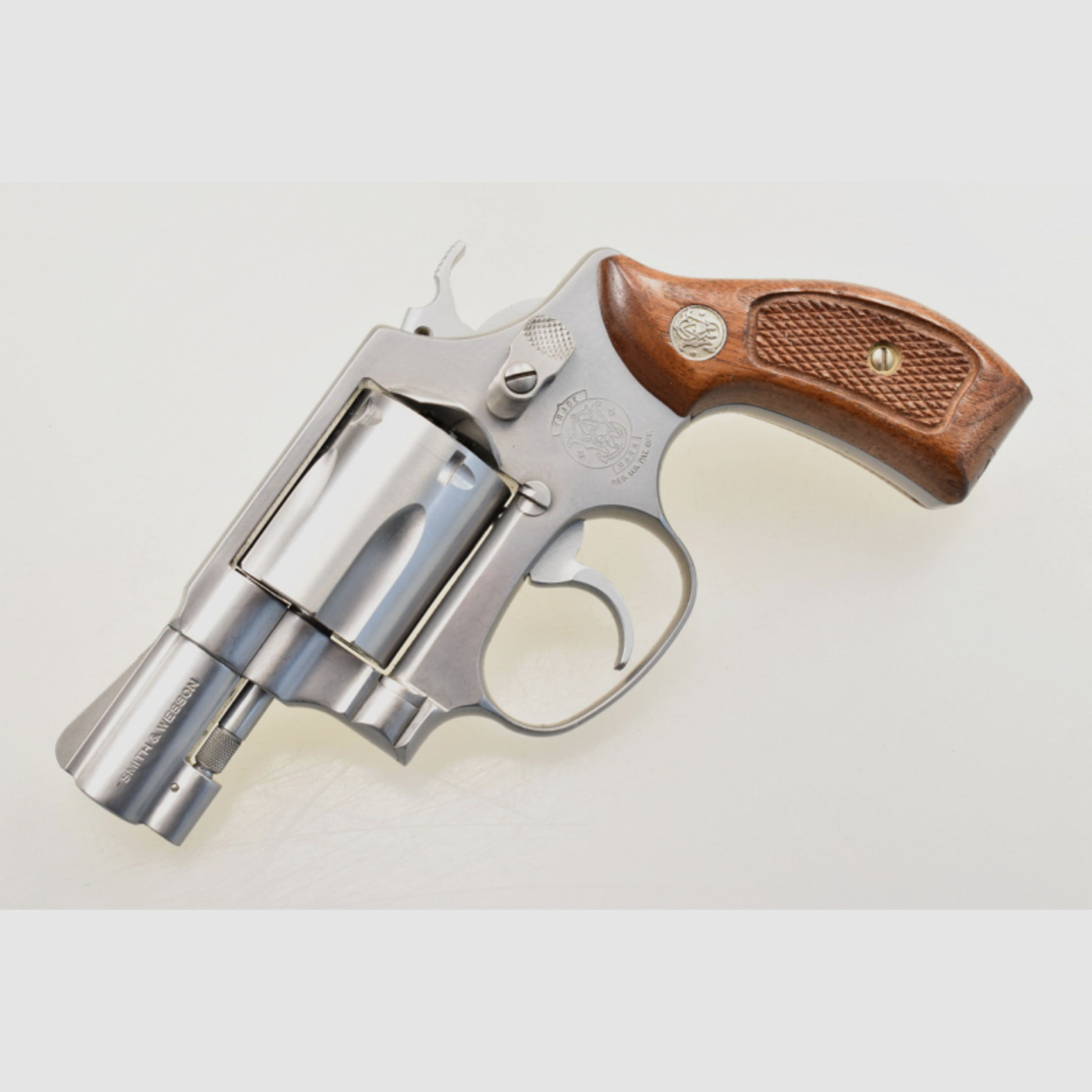 SMITH & WESSON Stainless - Revolver Modell 60 " Chiefs Special " Kal .38 Spec. mit Holster