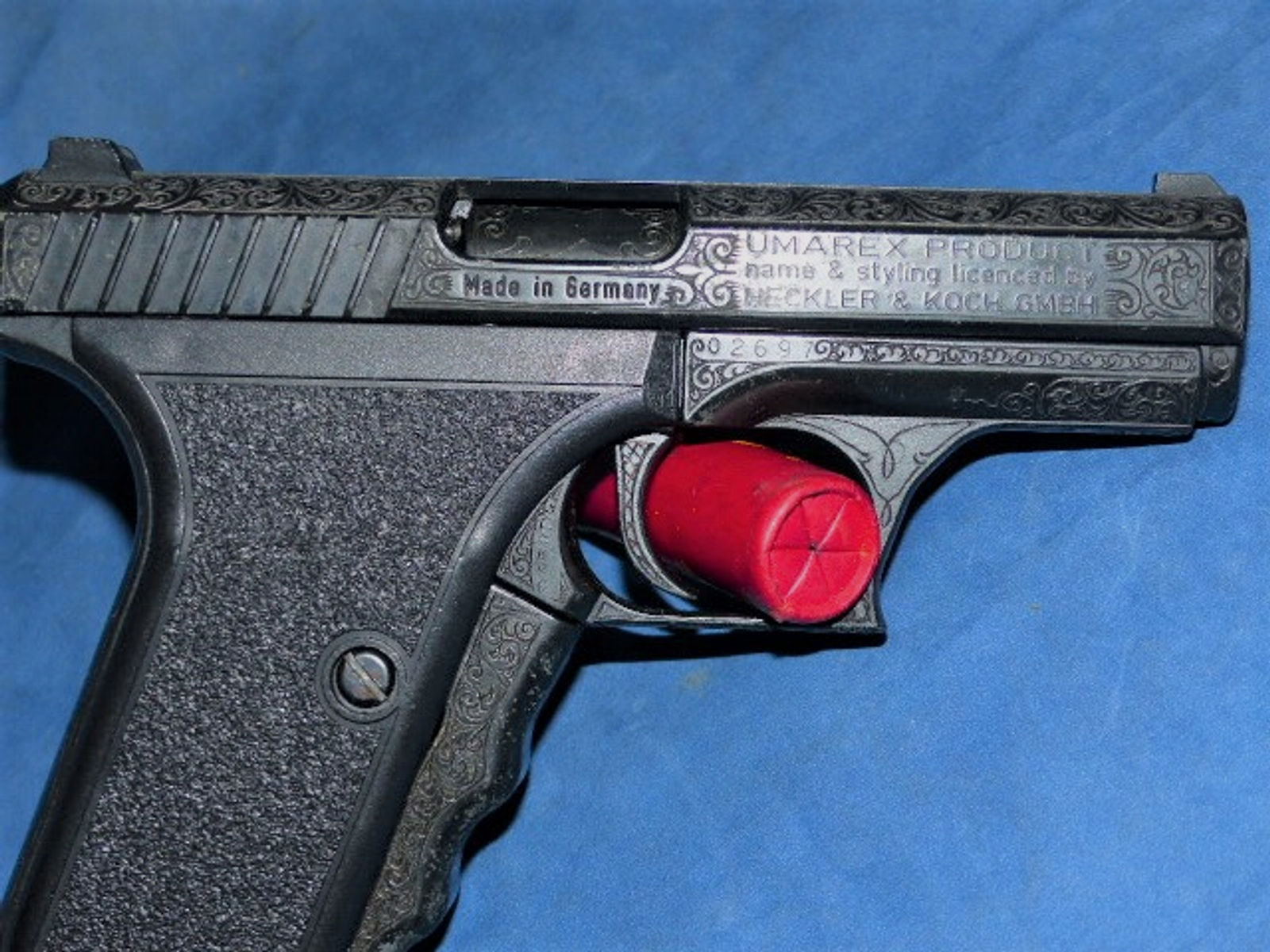 Einzelsück gravierte Heckler & Koch Mod. SP9 (wie HK P7) cal. 9mm PAK