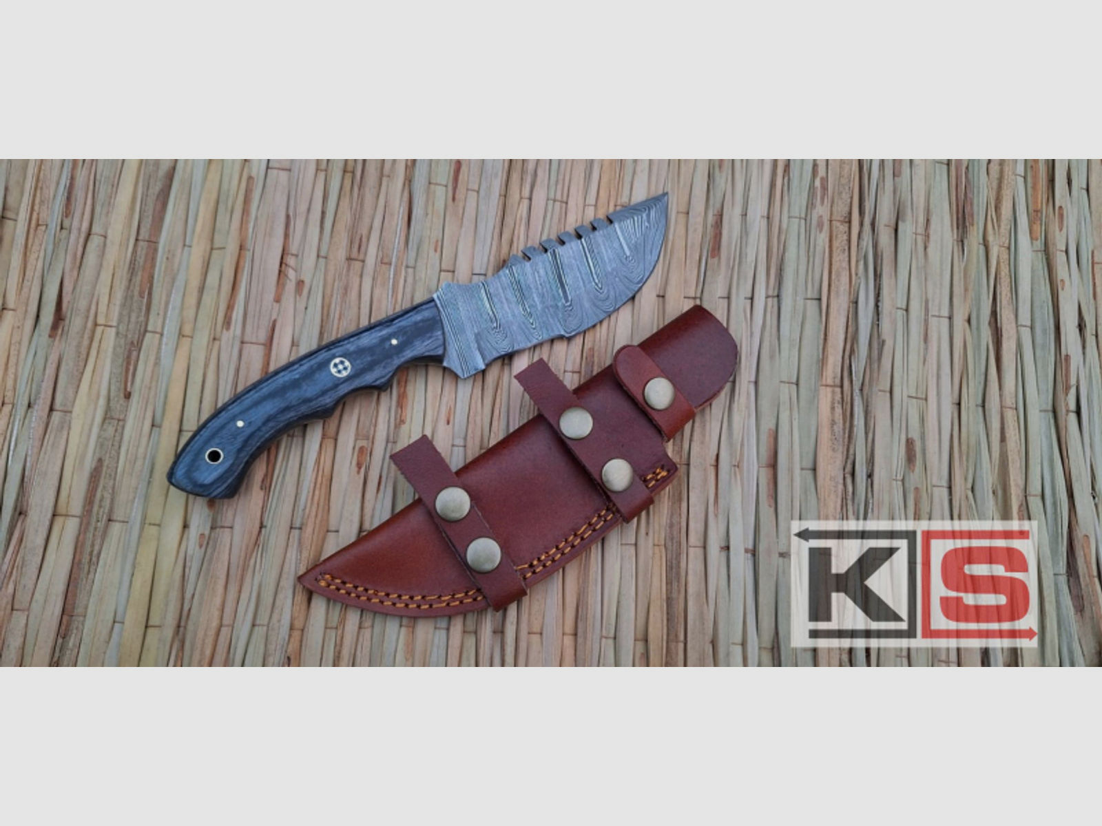 Handgeschmiedetes Damast Jagd & Outdoor Messer mit Feder Damast Stahl und Lederscheide