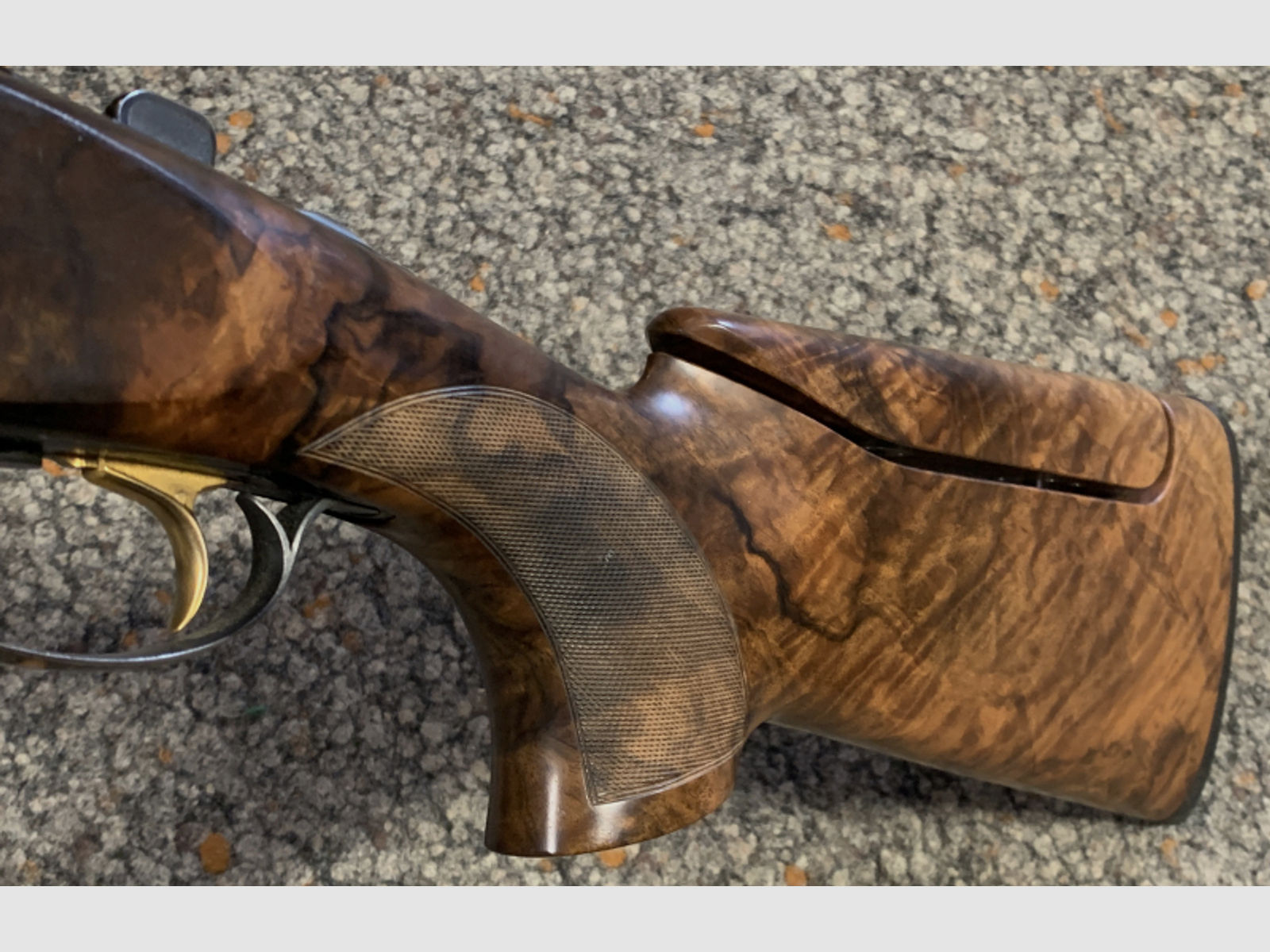 Beretta DT10 Trident Black Trap AS 12/70, 76cm Läufe, Wechselchoke unten ausgesuchtes Holz!
