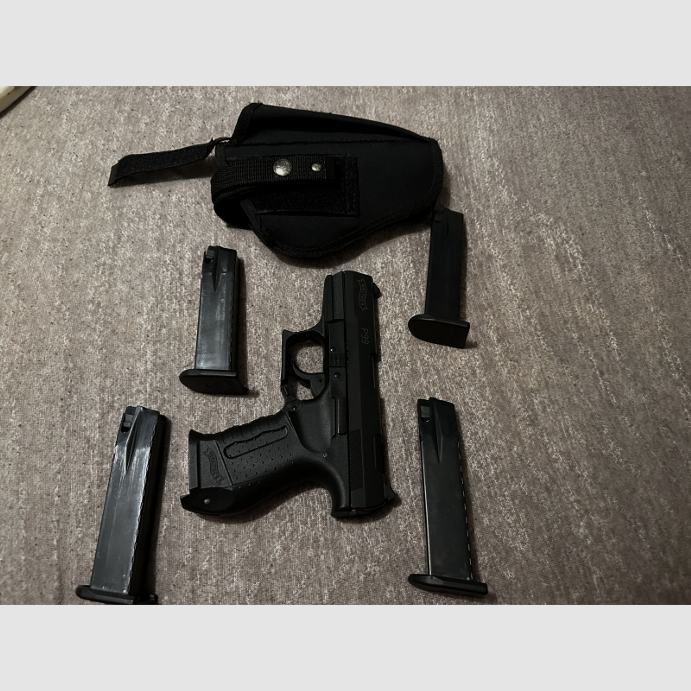 Walther P99 9mm PAK schwarz black Sammlerstück Schreckschuss samt Holster und 4 Magazinen