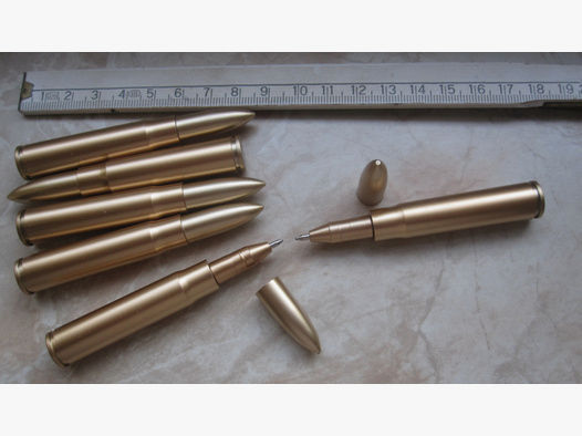 Kugelschreiber in Patronenform - Plastik etwa wie 8x57
