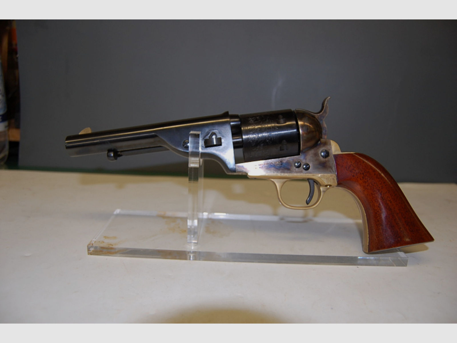 Colt SSA Revolver Kal.44Colt mit offenem Rahmen Hersteller Hege Uberti im Bestzustand vom Sammler