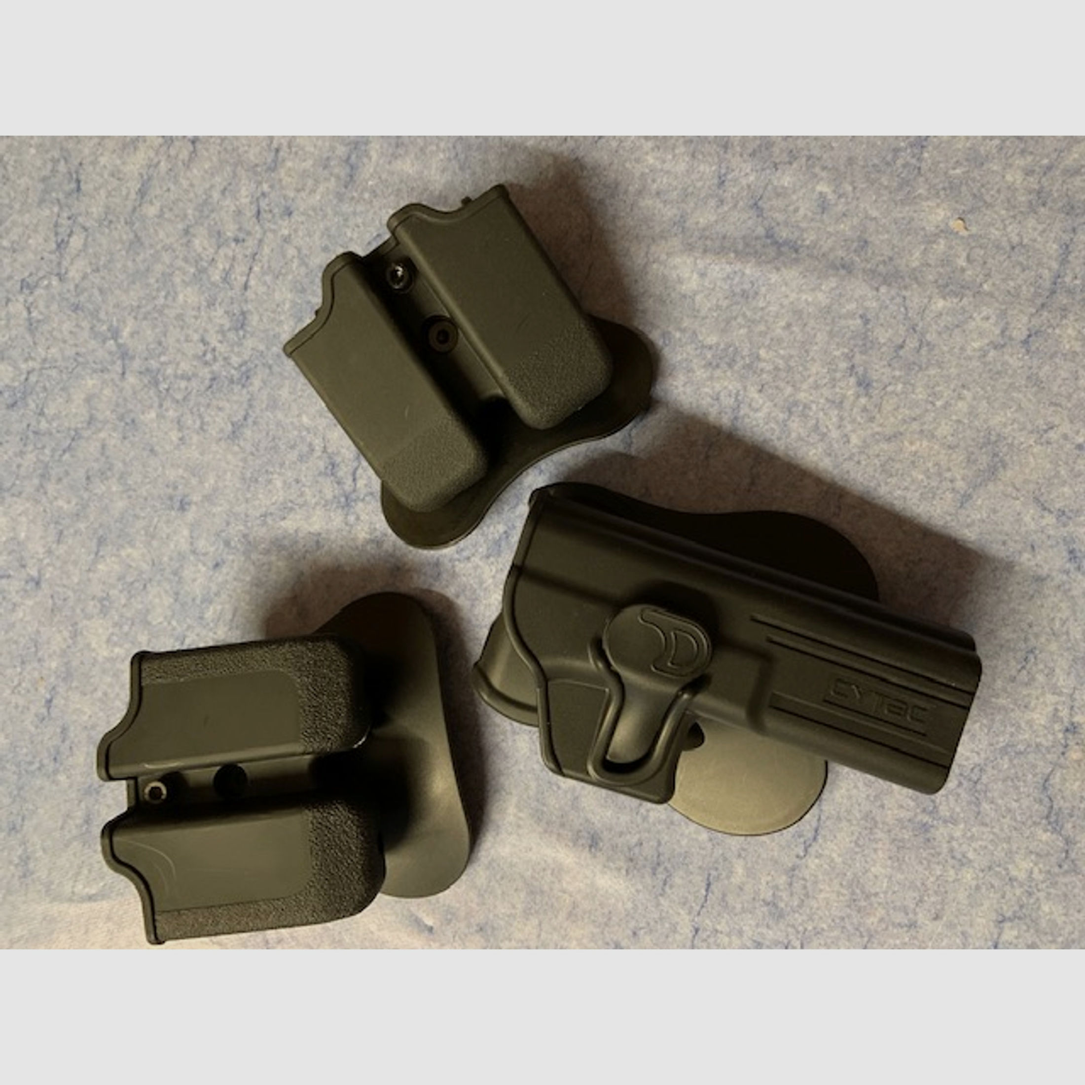 Holster und zwei Magazintaschen für Glock 17 19