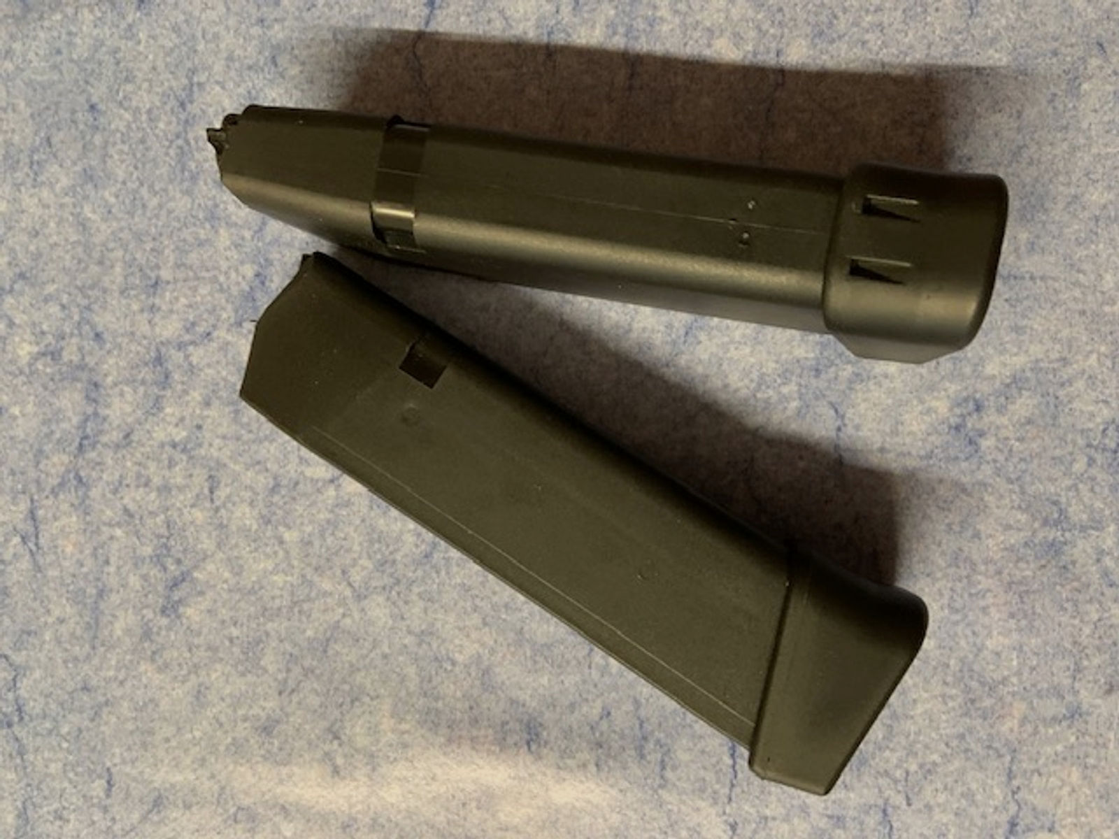 Zwei Original Glock-Gen 5- Magazine 9mm 19-schüssig