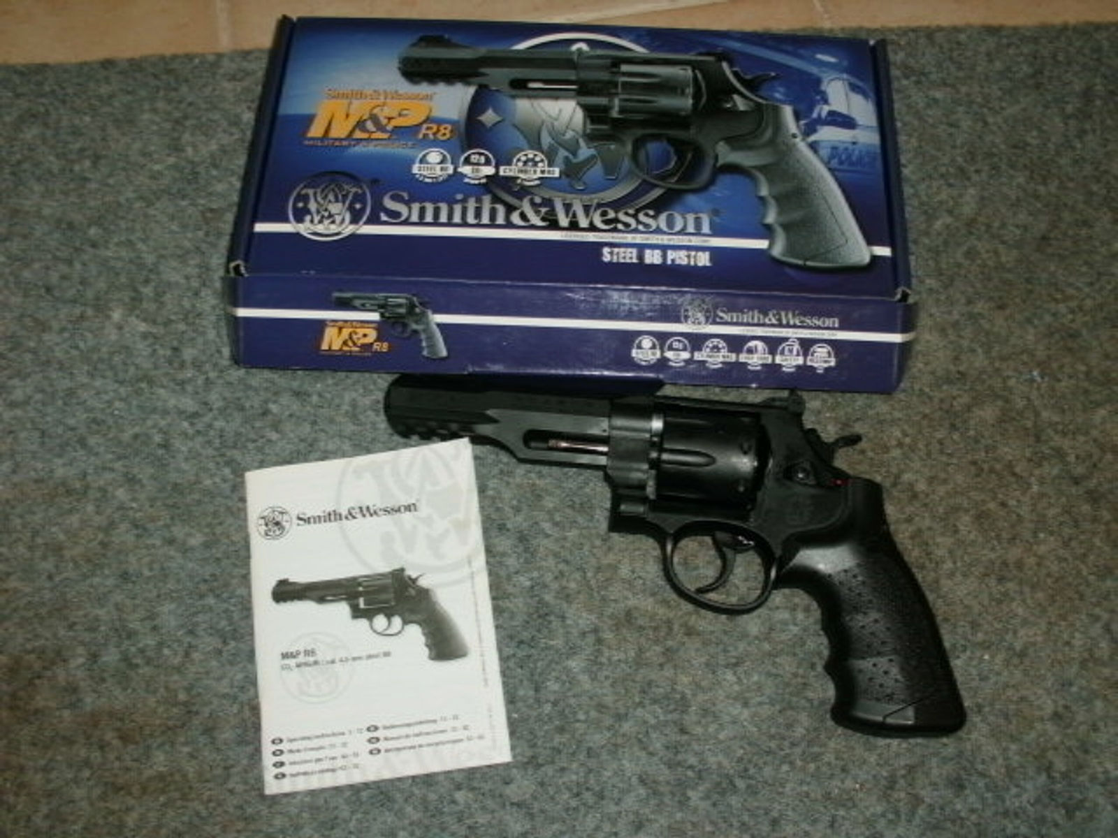 wie neu !! CO2 Revolver Modell R8 Smith & Wesson komplett mit OVP !!