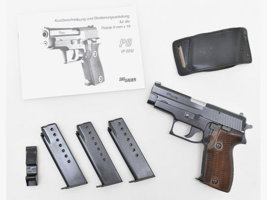 SIG SAUER Pistole Modell P225 / P6 im Kaliber 9mm Luger mit Holzgriff, Holster & Reservemagazine