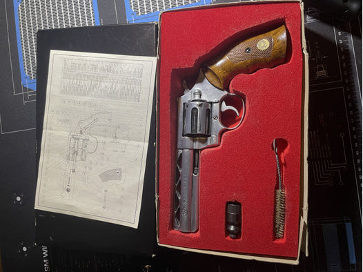 Browning B.R.9 Revolver. 380/9mmKnall