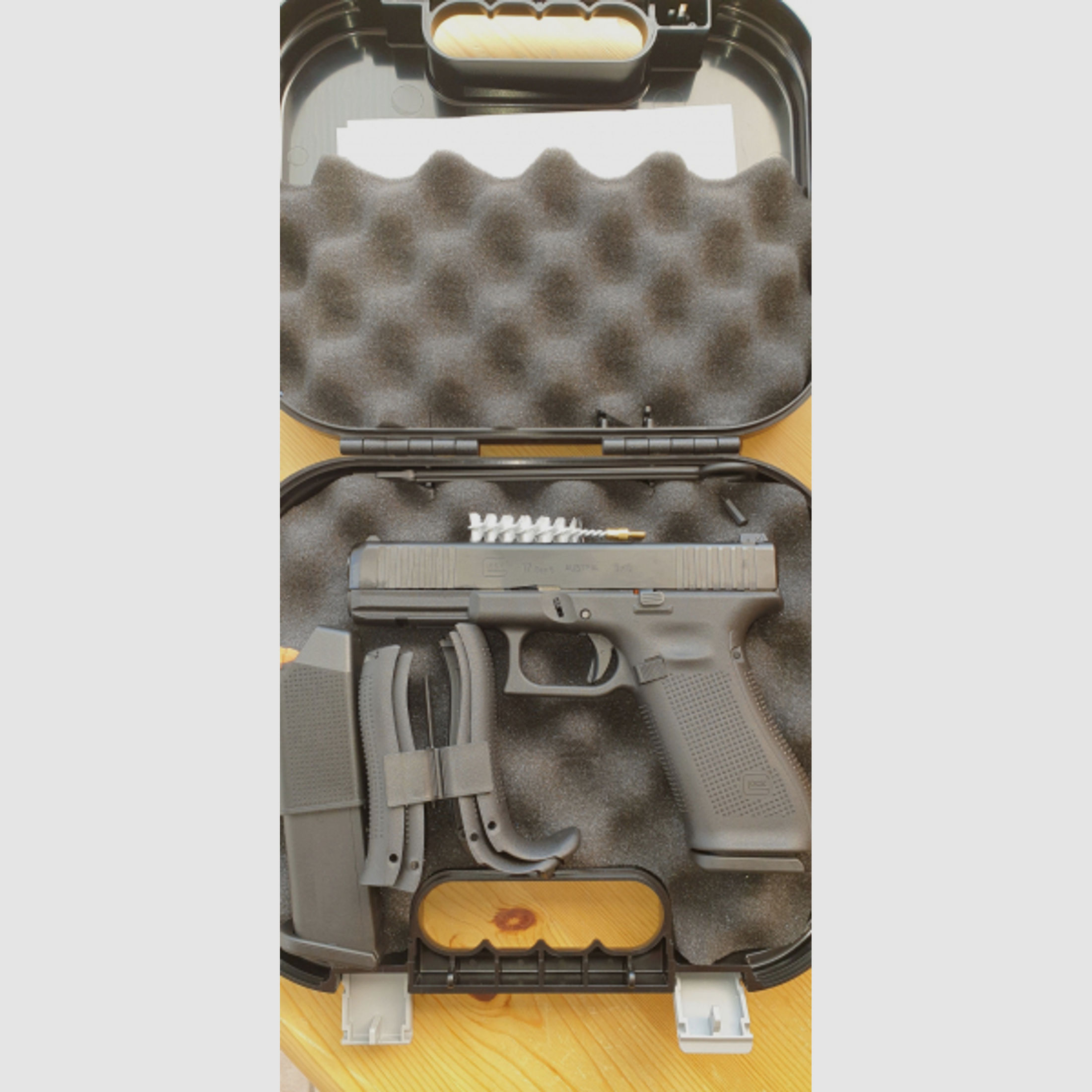Glock 17 Gen5, Kal. 9x19 - Neuwaffe