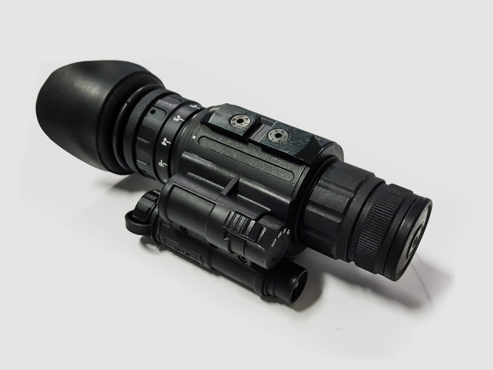 SET DIPOL D128 Gen2+ Nachtsichtgerät mit 1x + 4x Objektiv + SM1 Adapter