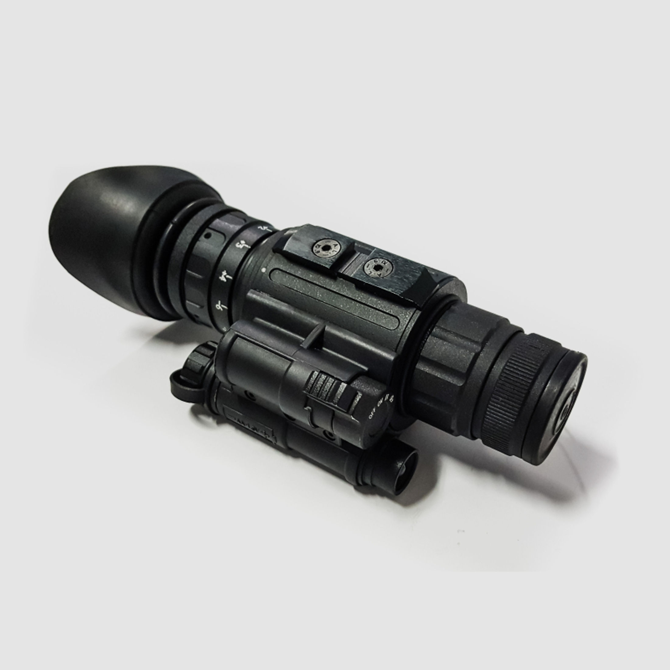 SET DIPOL D128 Gen2+ Nachtsichtgerät mit 1x + 4x Objektiv + SM1 Adapter