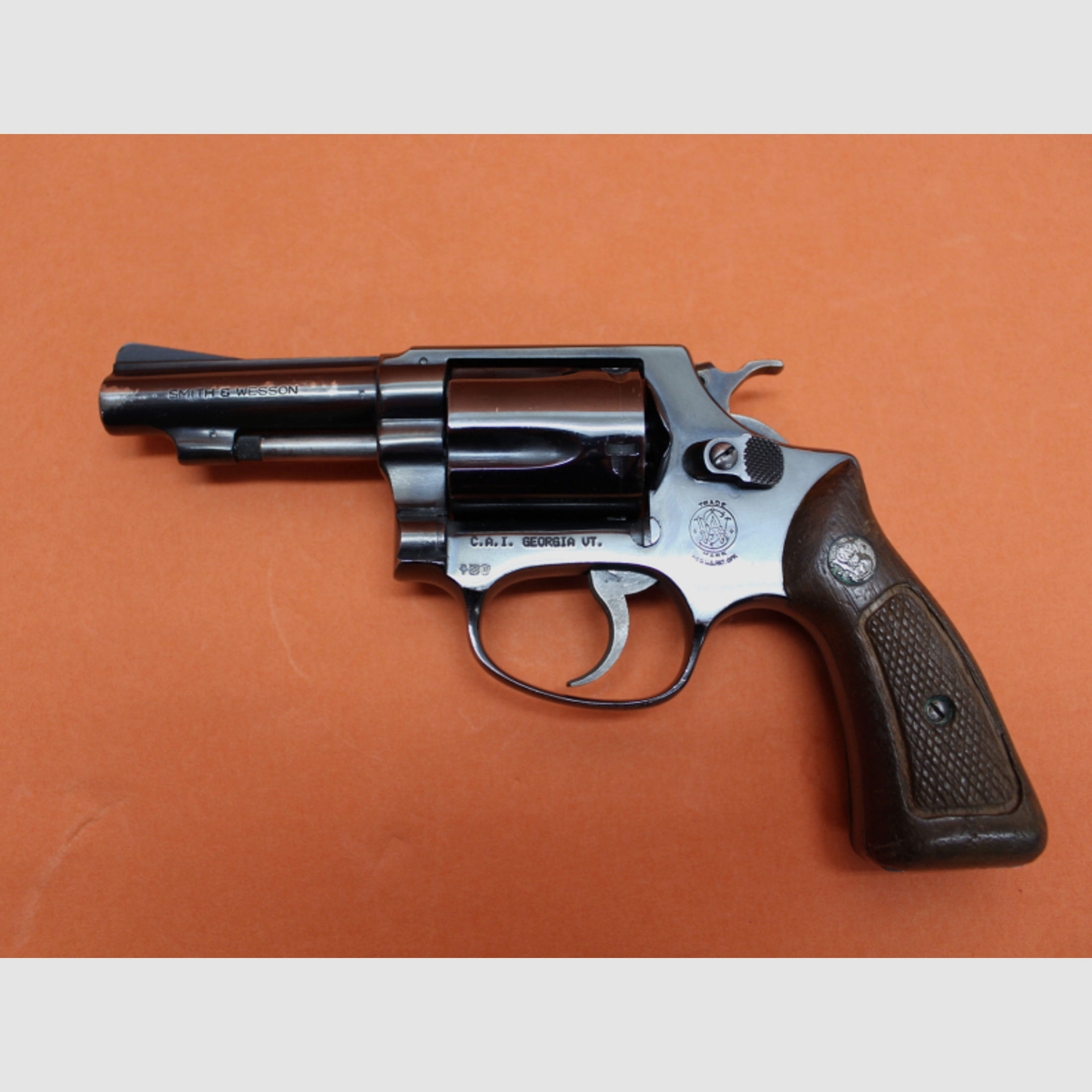 Revolver .38Special Smith&Wesson/ S&W 36 Chiefs Special brüniert, 3" Lauf/ Holzgriff Gebrauchtwaffe