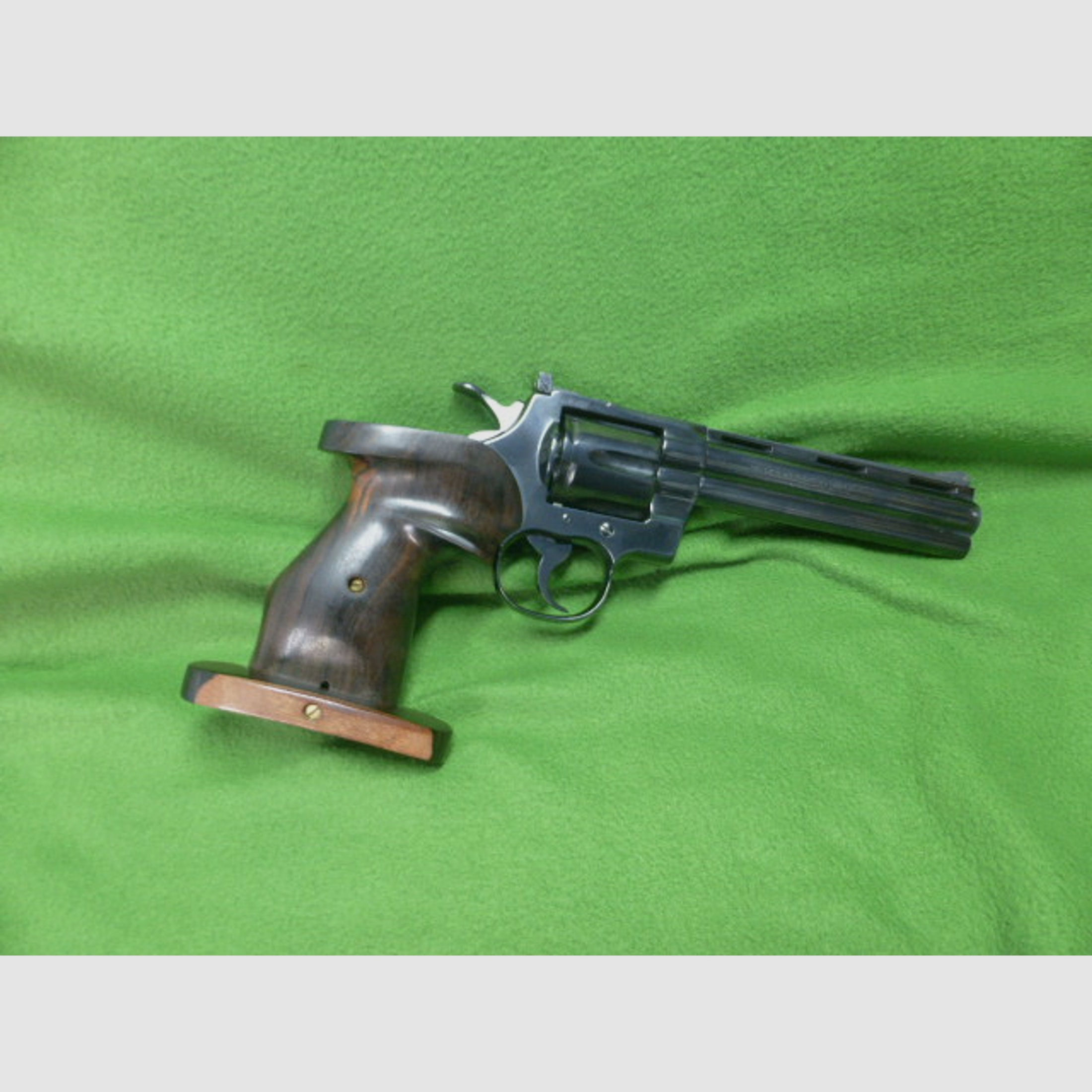 Revolver Hersteller Colt Modell Python Kaliber .357 Magnum
