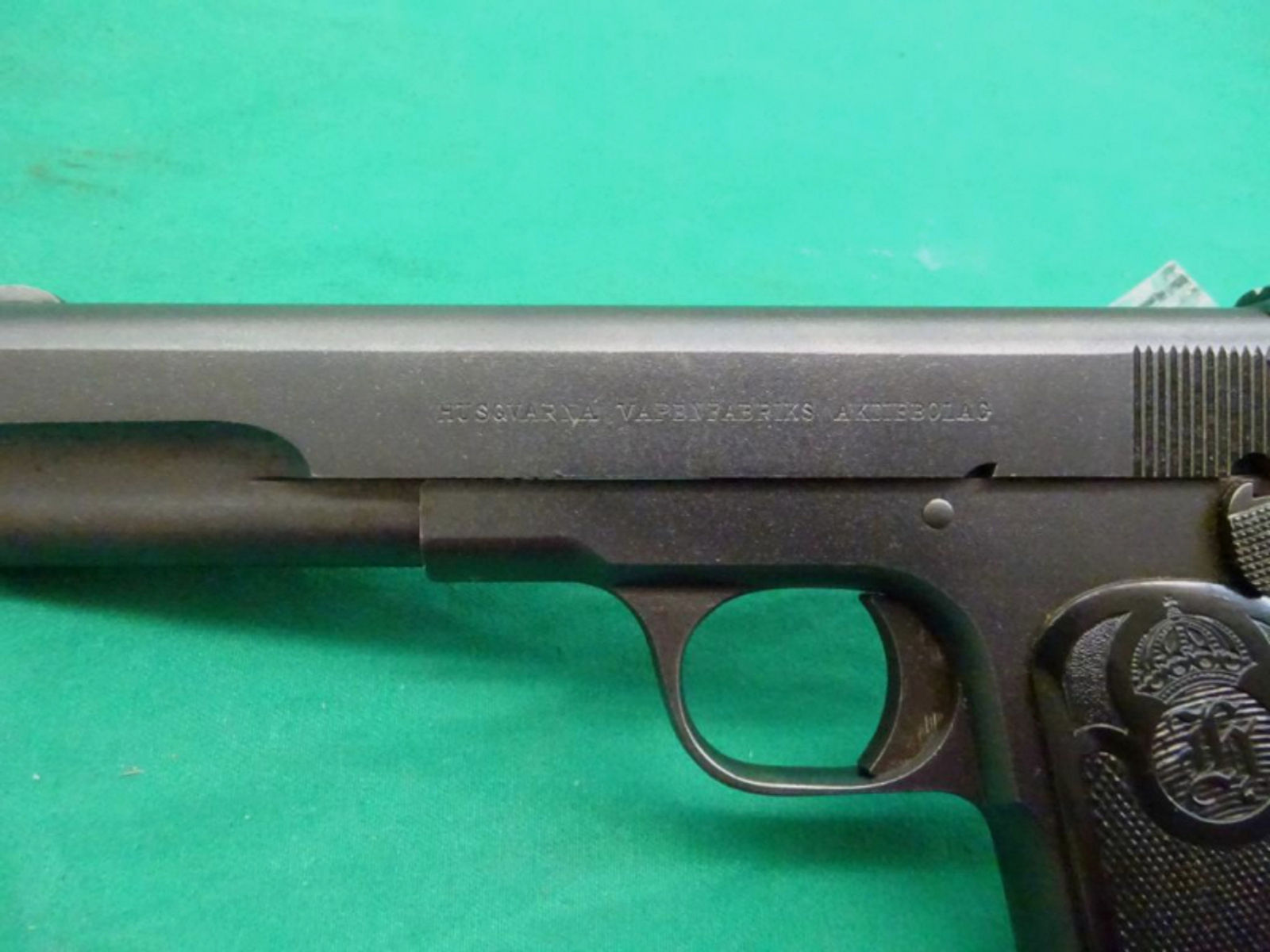 Pistole Husqvarna Mod. 1907 Kaliber 9mm Br. long neuwertiger Zustand!