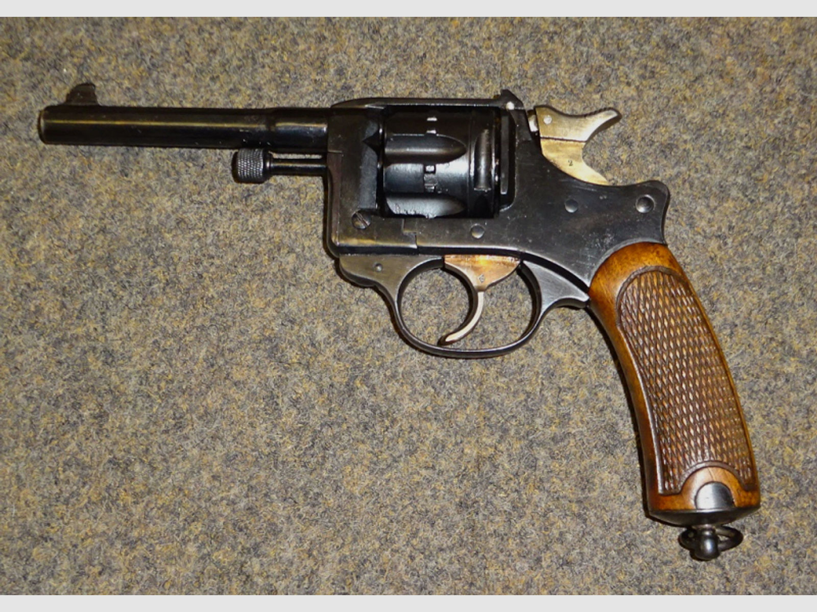 Sammler-Revolver MAS St.Etienne "1892" in 8mm Lebel, neu brüniert/liebevoll überarbeitet. EU wide sh