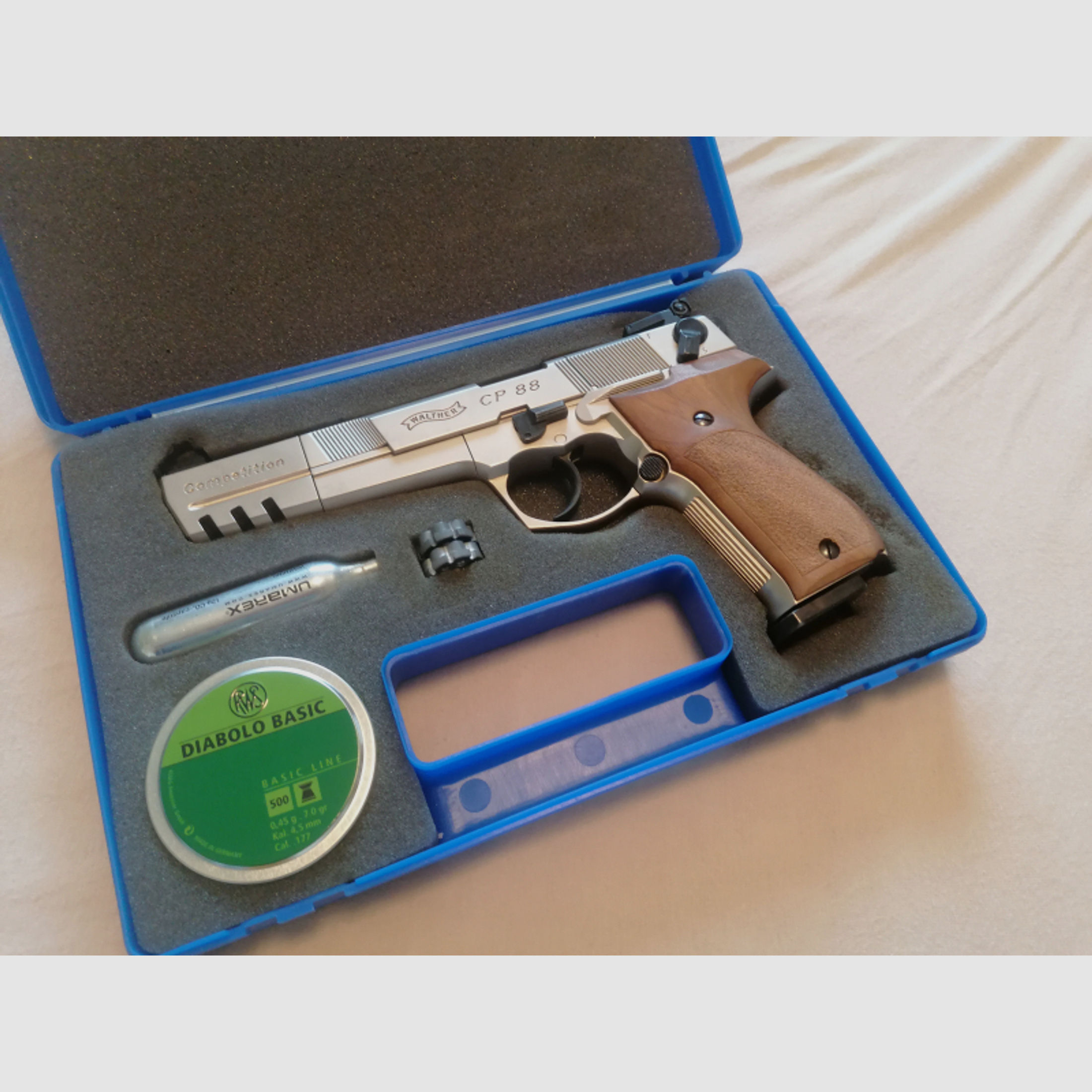 Walther CP88 vernickelt mit Holzgriffen 4,5mm Umarex Co2