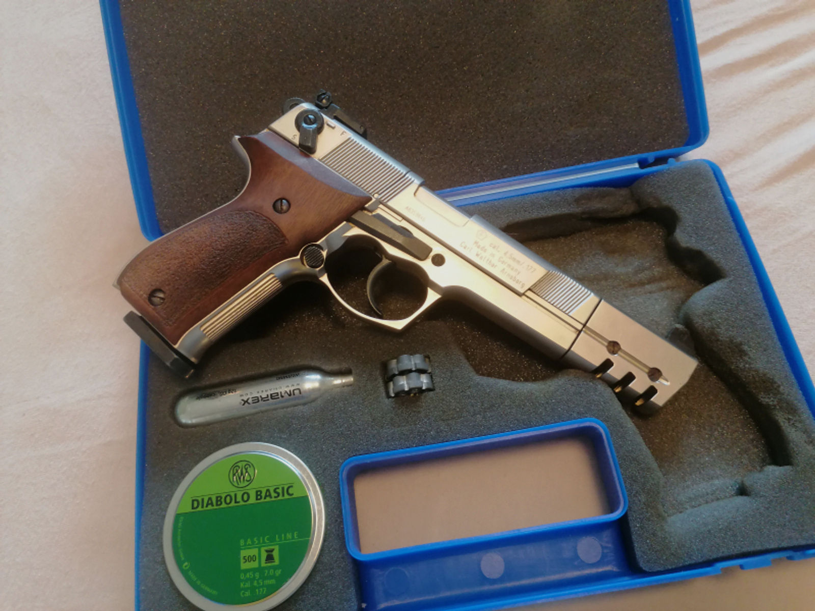 Walther CP88 vernickelt mit Holzgriffen 4,5mm Umarex Co2