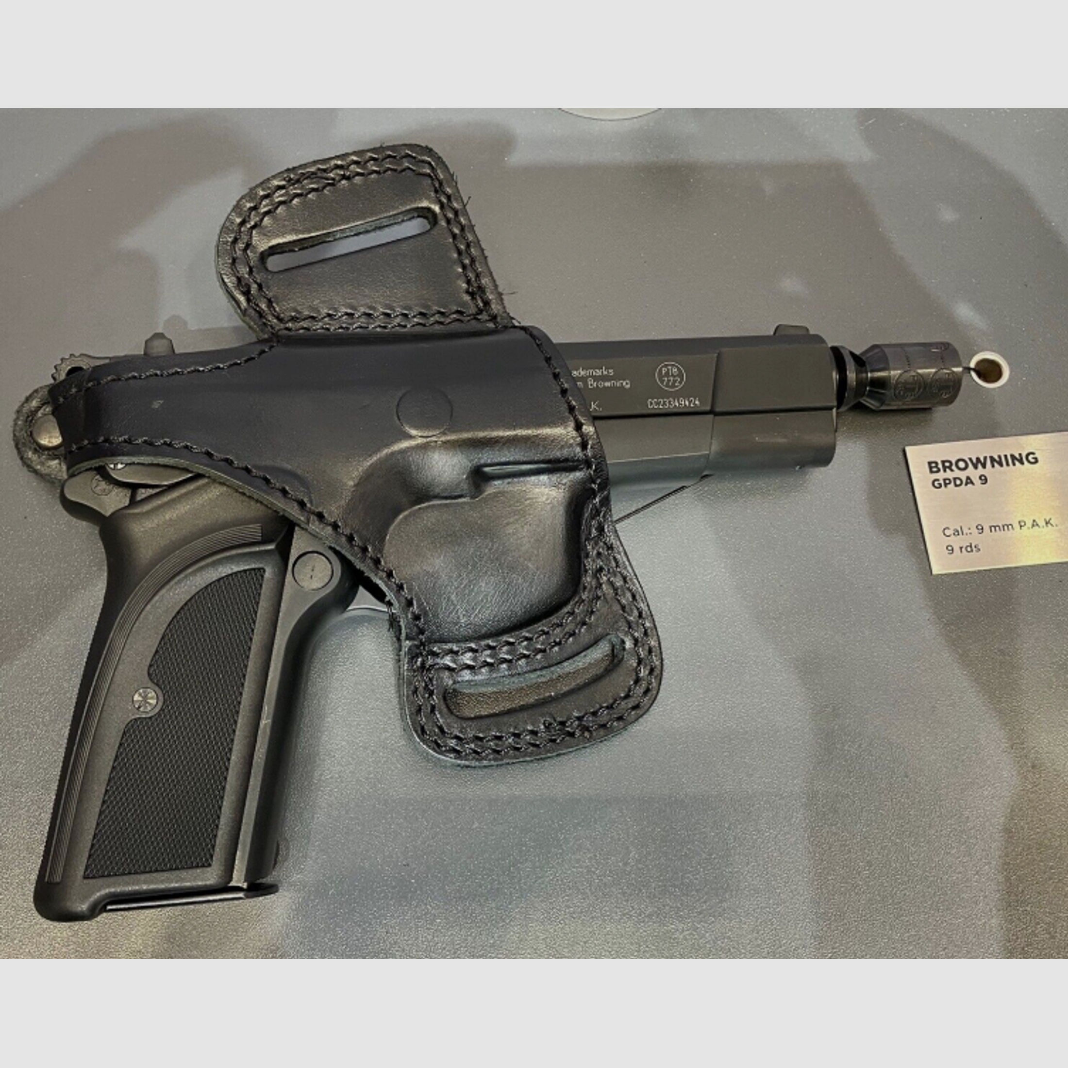 Lederholster für Walther P88, P22 (nicht die Ready), Browning GPDA9 *Rechtshänder*