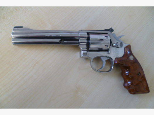 Revolver Smith & Wesson Model 617 .22 lr.