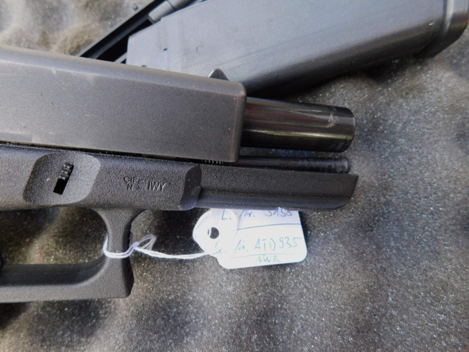 Glock 21 Kal. 45 ACP mit Glock Koffer mit 2 Magazinen, top Zustand