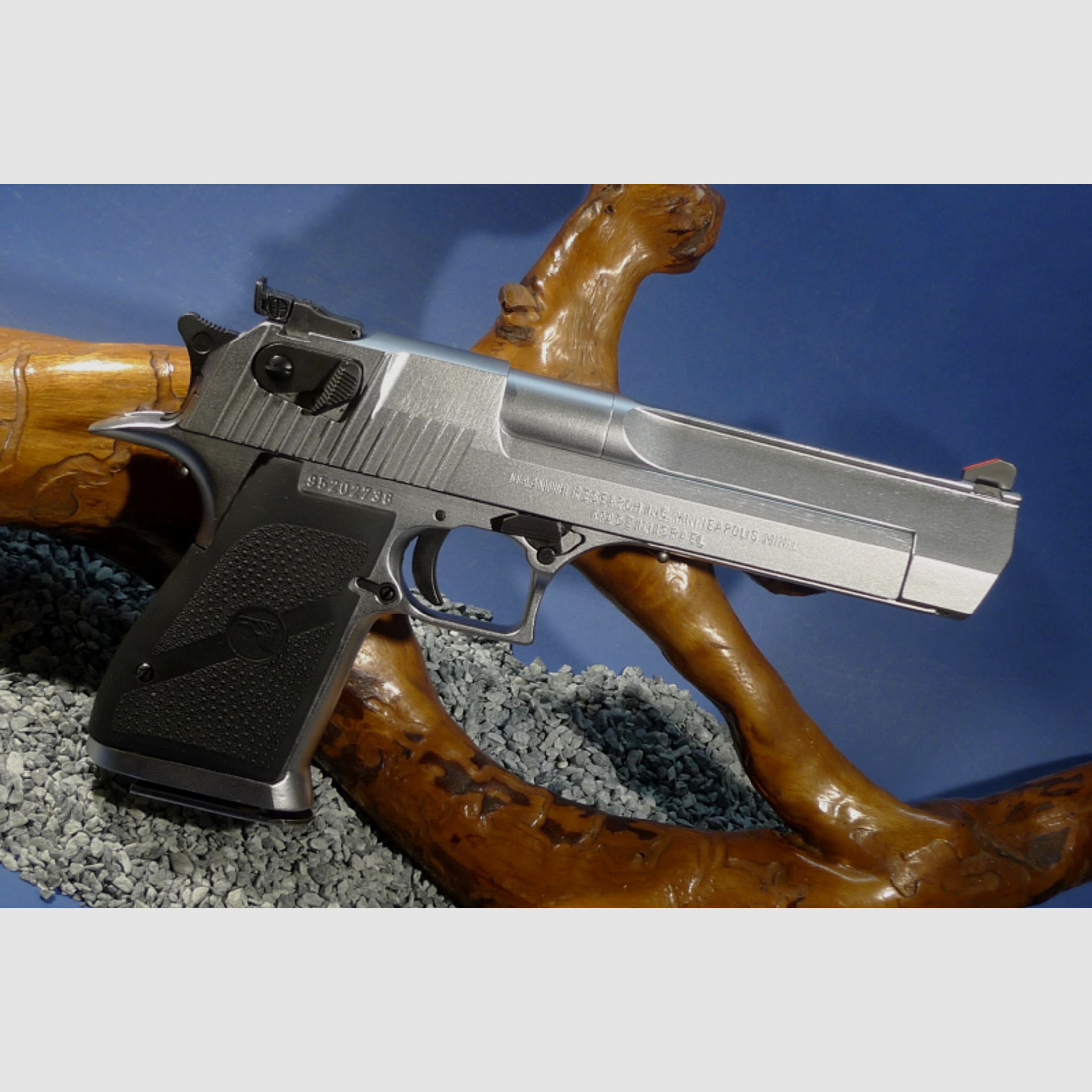 Der Dampfhammer ! Desert Eagle aus original IMI Produktion, matt verchromt, .44 Magnum, Topzustand !