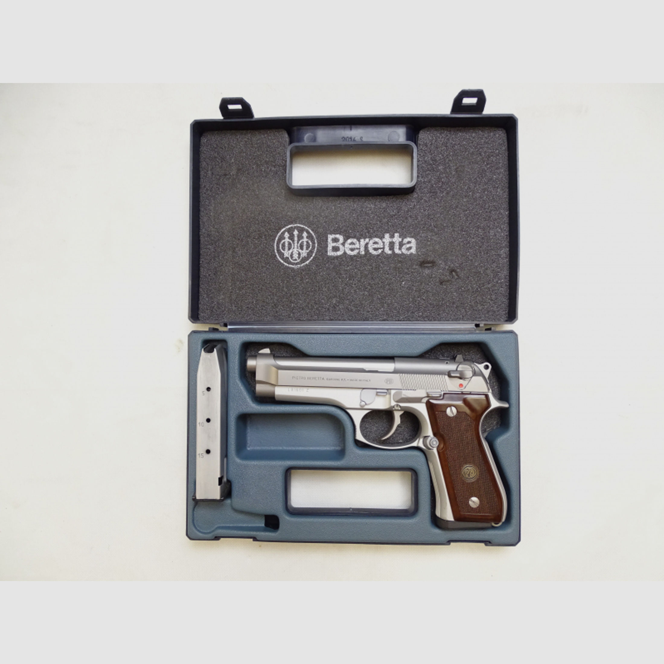 Beretta 92FS Inox Kaliber 9mm Para incl. Koffer ++TOP ZUSTAND++