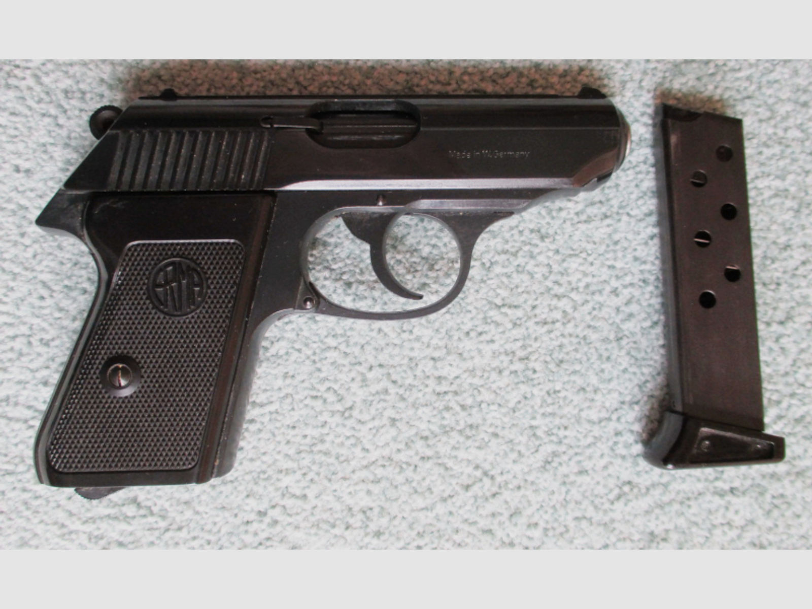 Schreckschuss-Pistole Erma Mod. EGP 75S (PTB 401), Kal. 8 mm Knall (Nachbau Walther Mod. PPK)