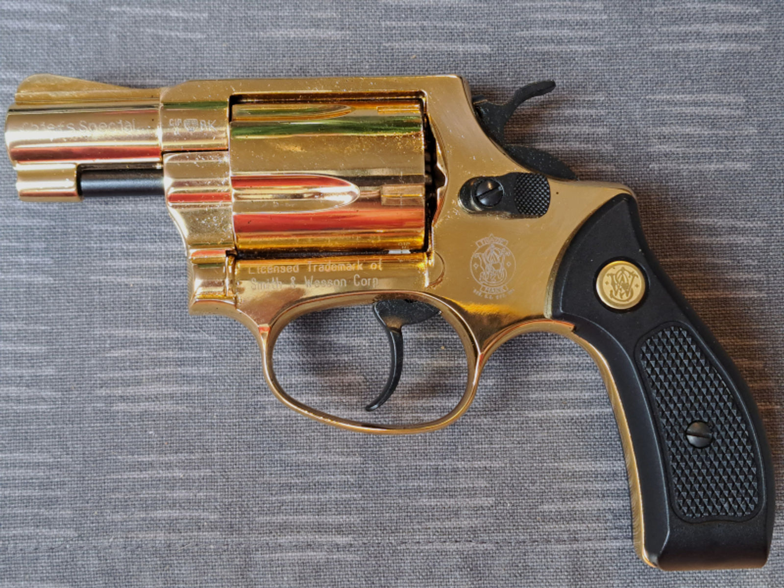 Smith & Wesson Chief Special Gold