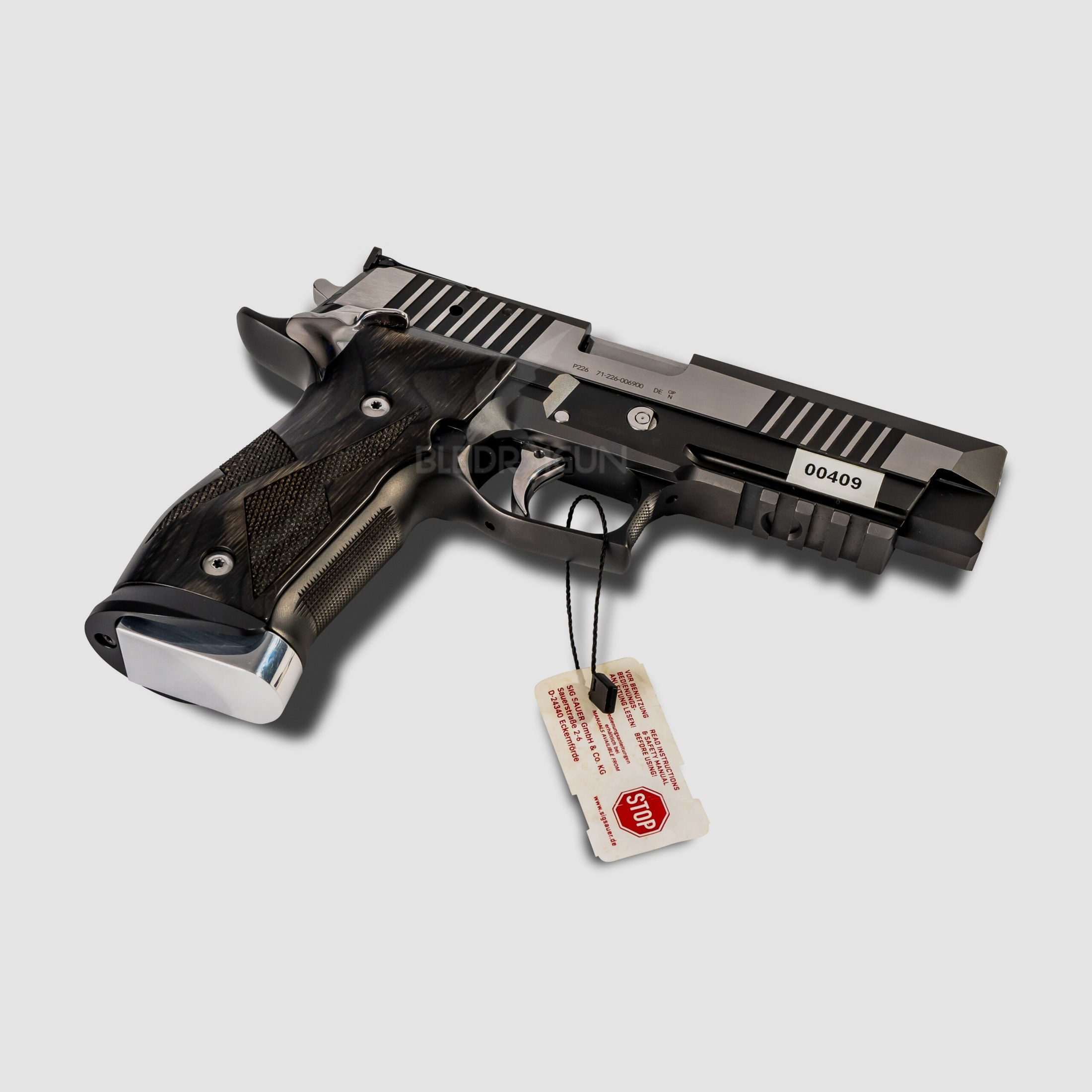 SIG SAUER P226 X-Five Black and White 9mm Luger
