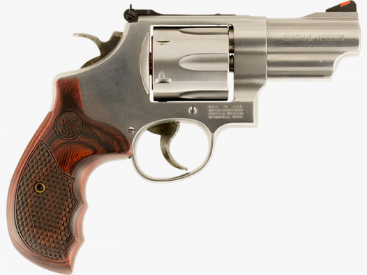 Smith & Wesson Model 629 Deluxe Revolver