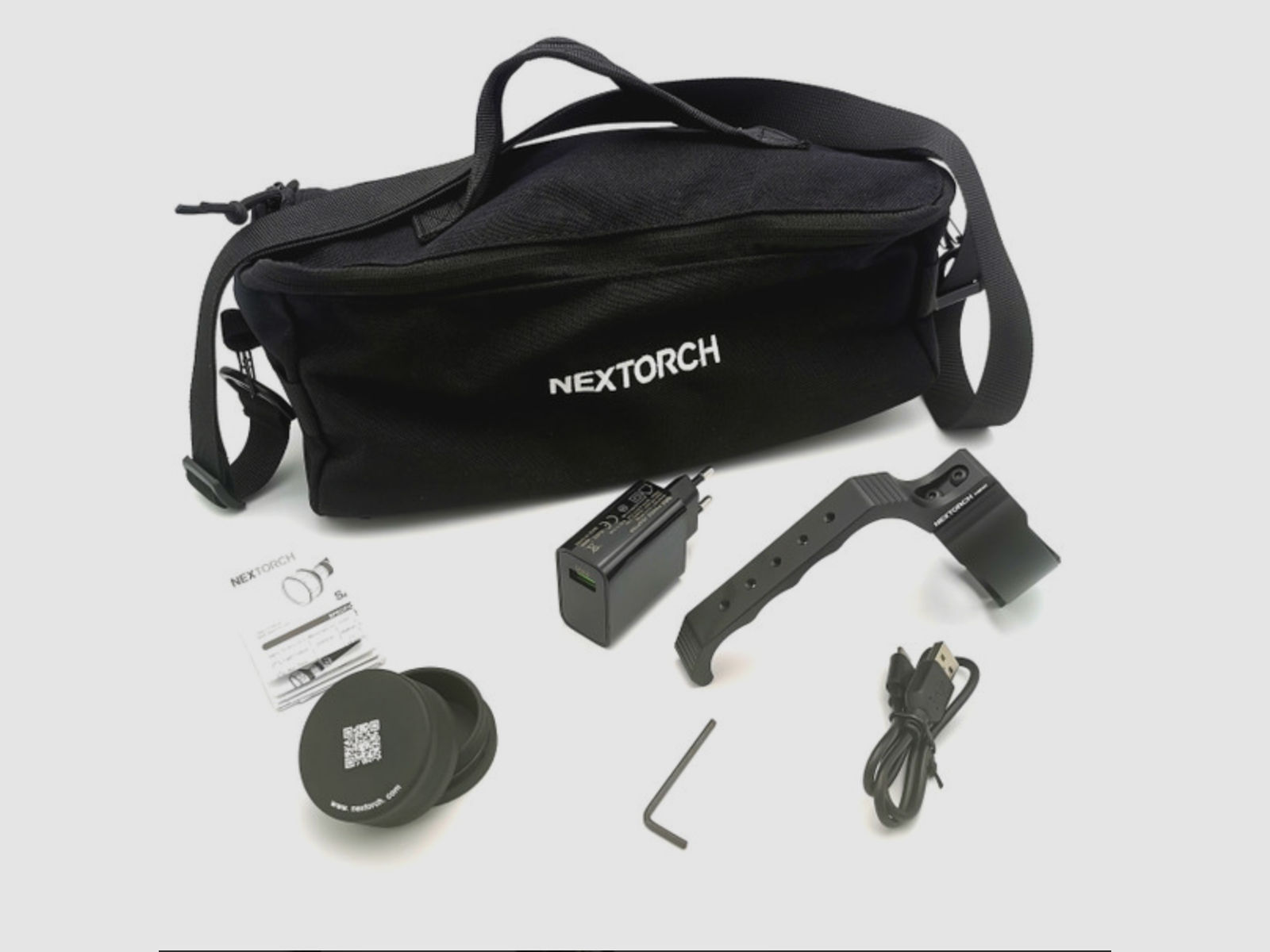 Nextorch Saint Torch 31 Professioneller Suchscheinwerfer mit Hochleistungsakku