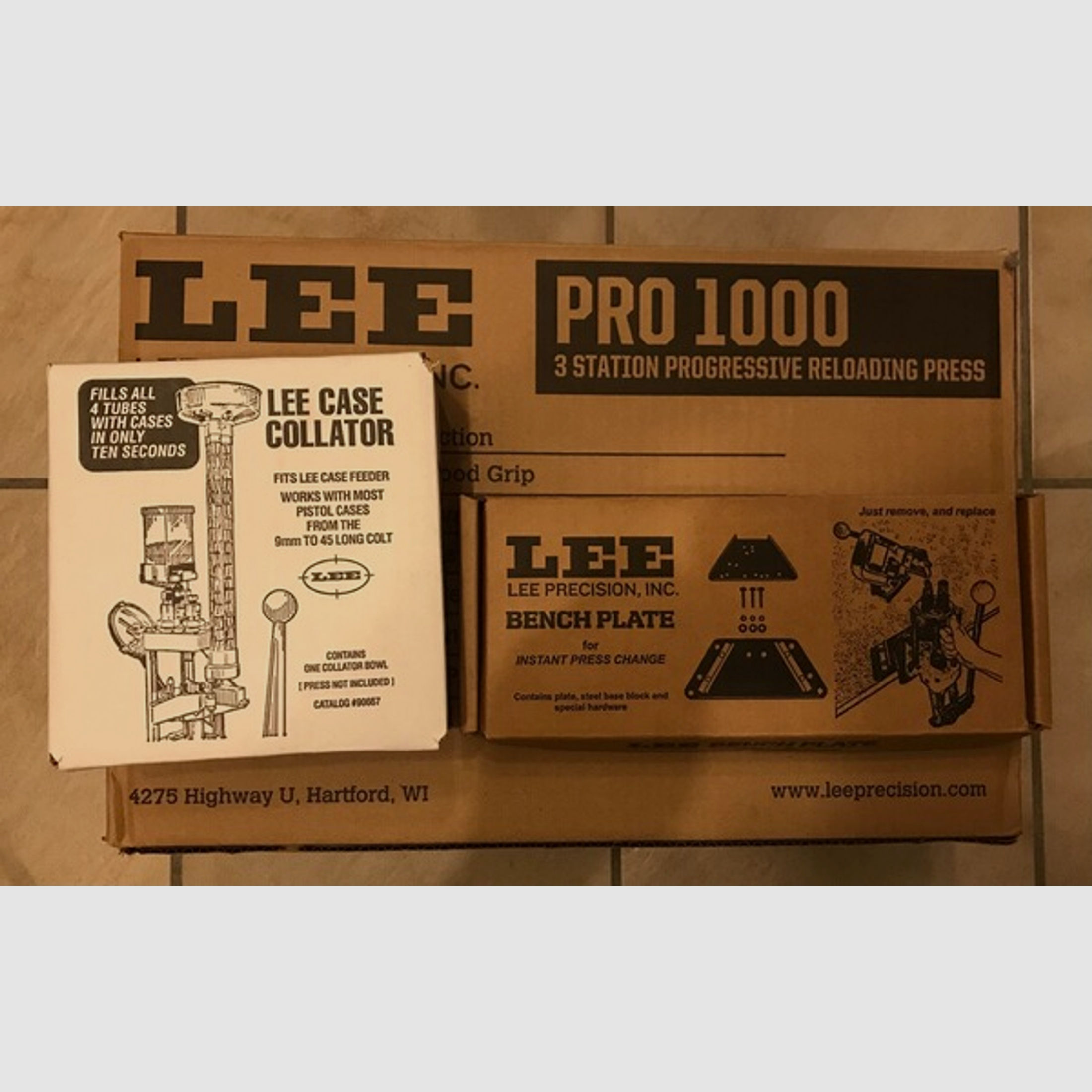 LEE Pro 1000 3-Stationenpresse .45 ACP; mit LEE Bench Plate & Fülltrichter