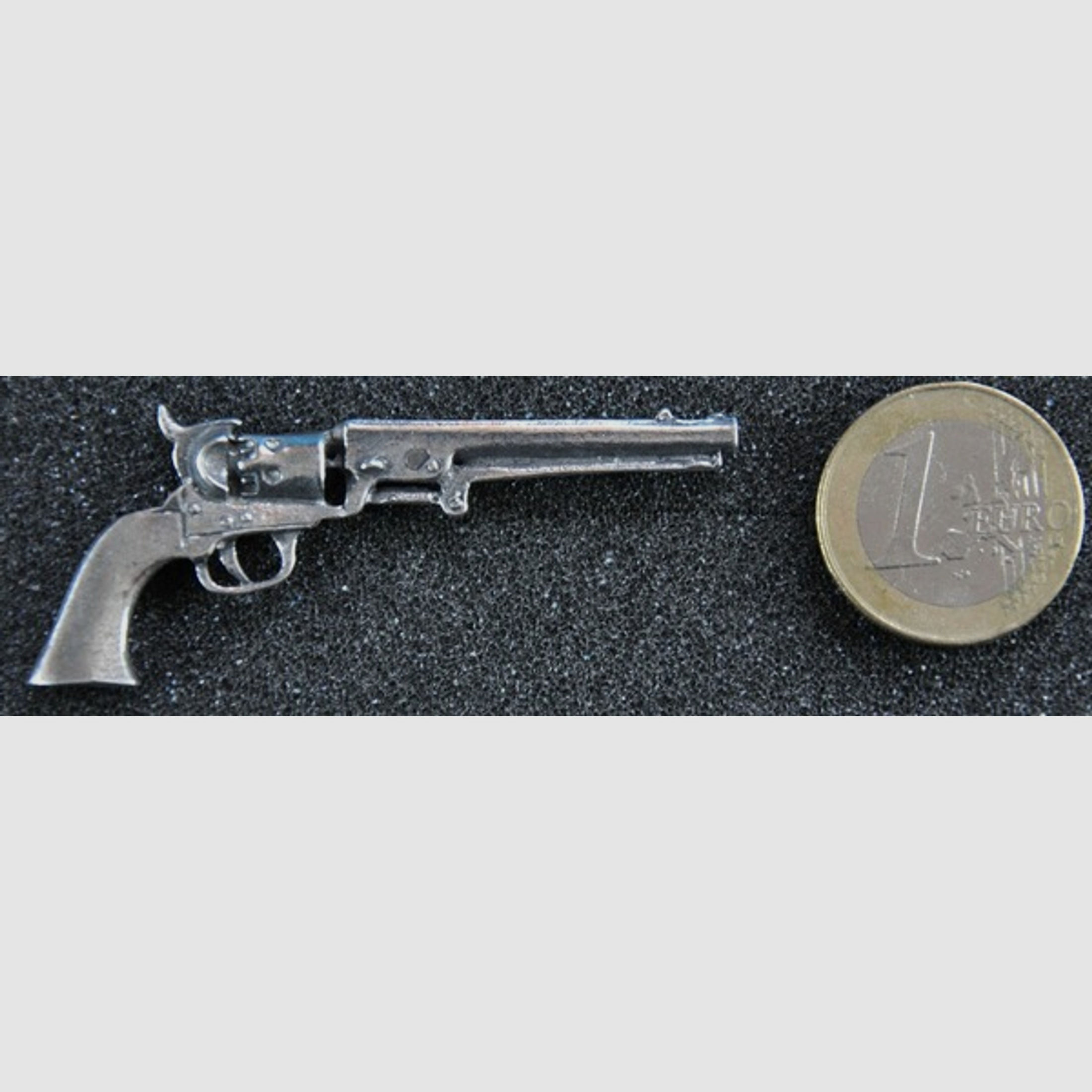 Vorderlader-Revolver Navy-Colt als Metall-Anstecker