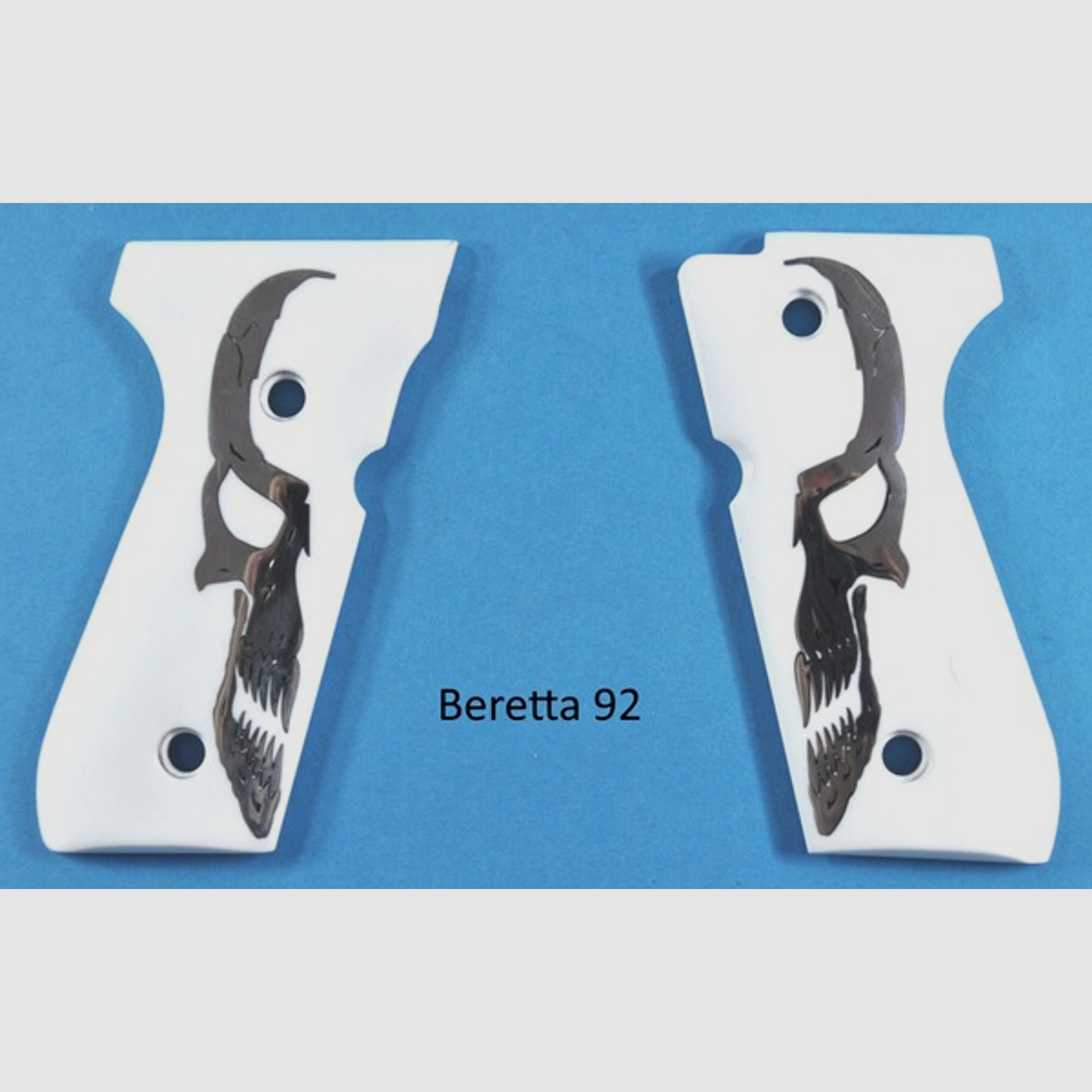 Weiße Griffschalen für Beretta 92 mit Totenkopf-Logo aus Metall
