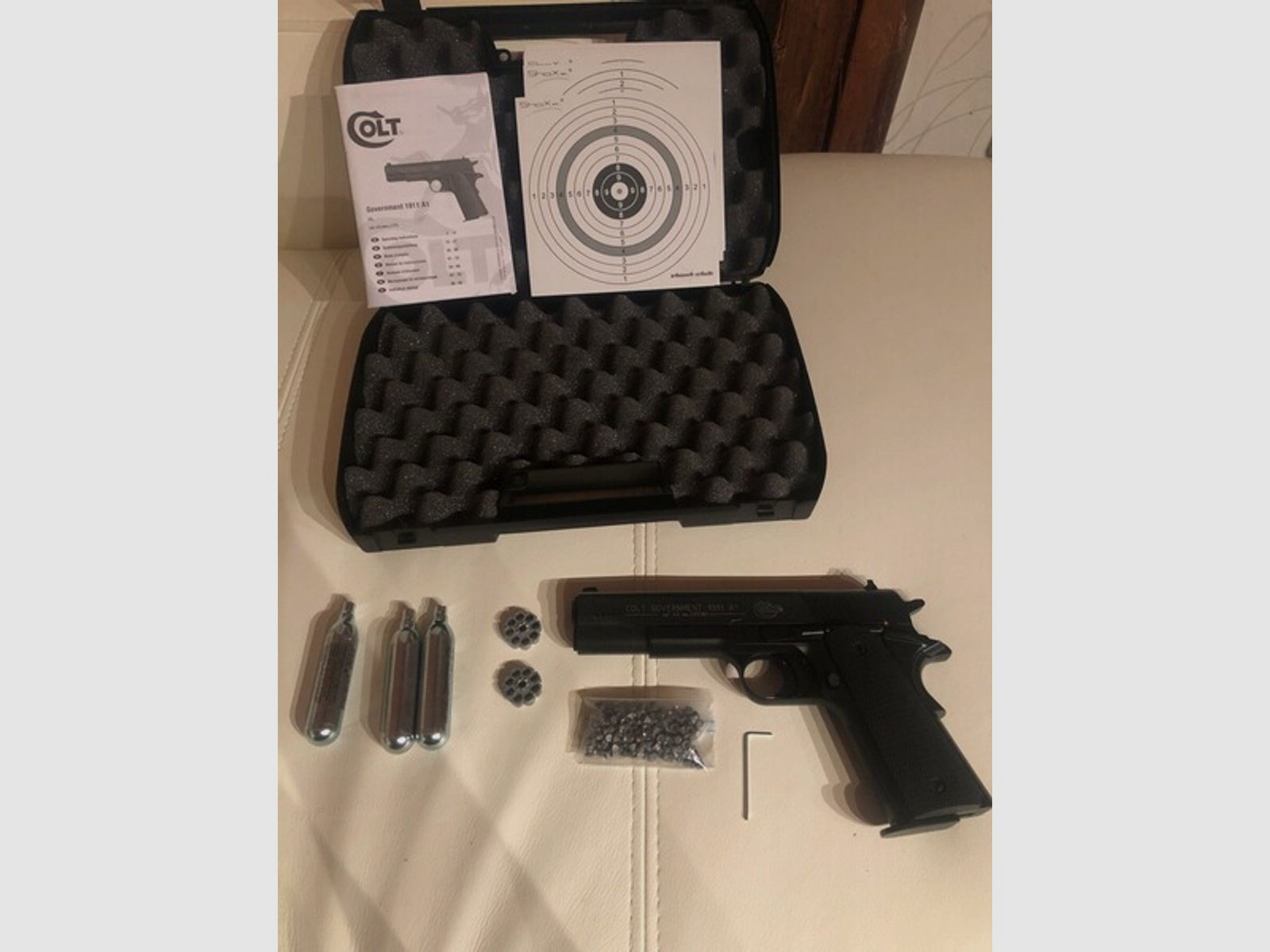 Colt Government M1911 A1, co2 Pistole Brüniert,4,5mm, Diablo ,2 co2 Kapseln,org. Koffer