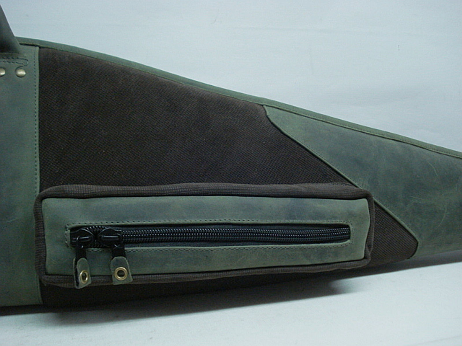 Futteral grün Gummiarmierung - 130cm, 2 Außentaschen