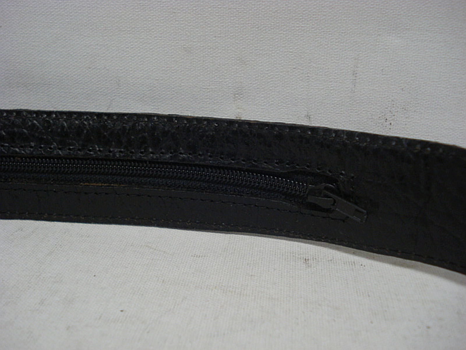 Tresor-Leder 100 cm Länge - schwarz mit RV